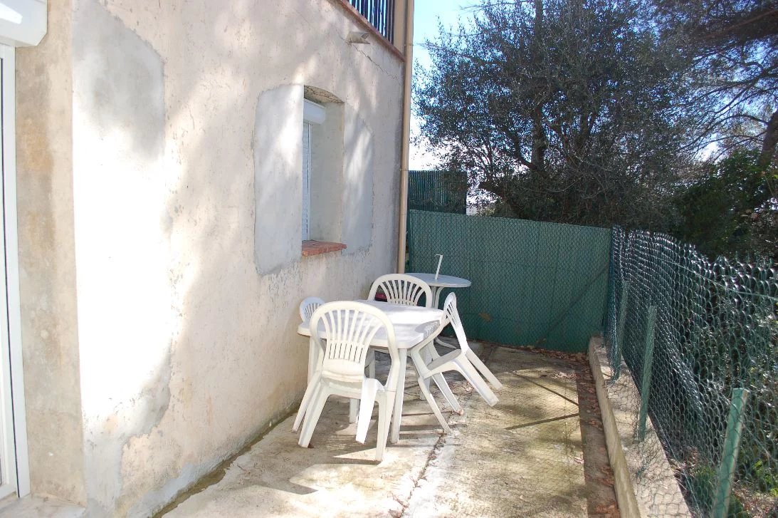Studio avec terrasse et climatisation