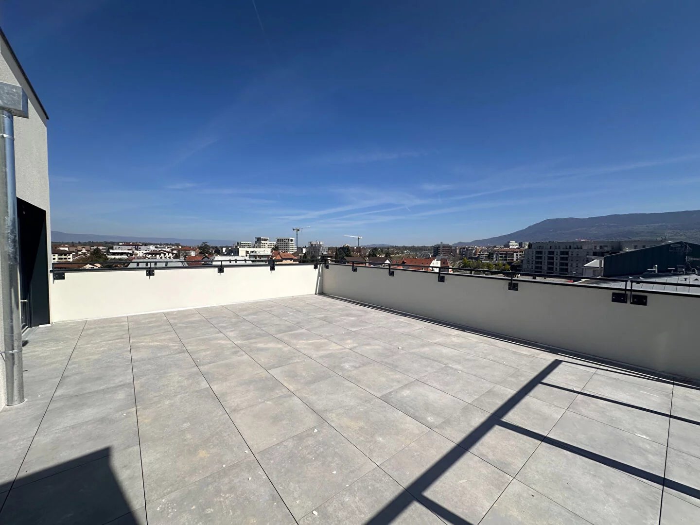 Appartement T4 en attique de 100.60 m² - Ambilly