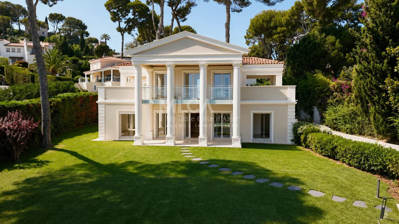 Cap d’Antibes – East Slope – Panoramic Sea View