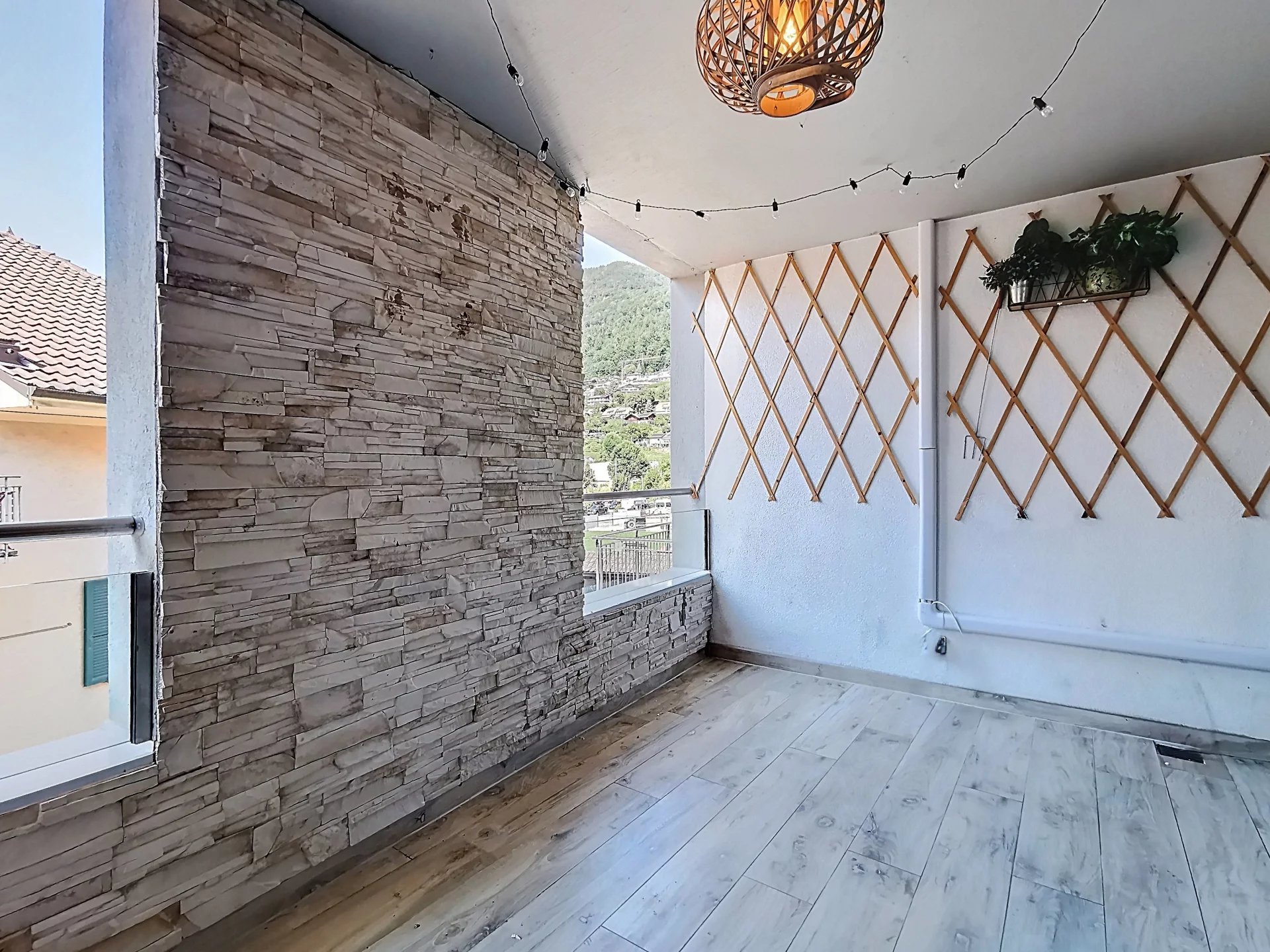 Appartement de 4.5 pièces avec loggia au centre de Blonay !