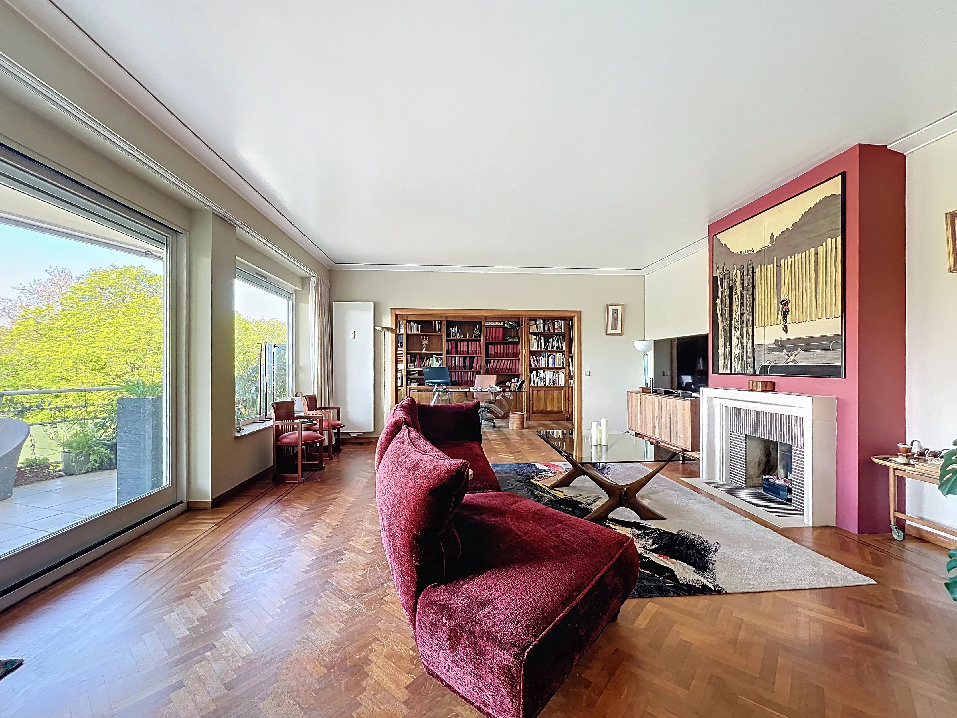 Mooi appartement met terrassen en parking
