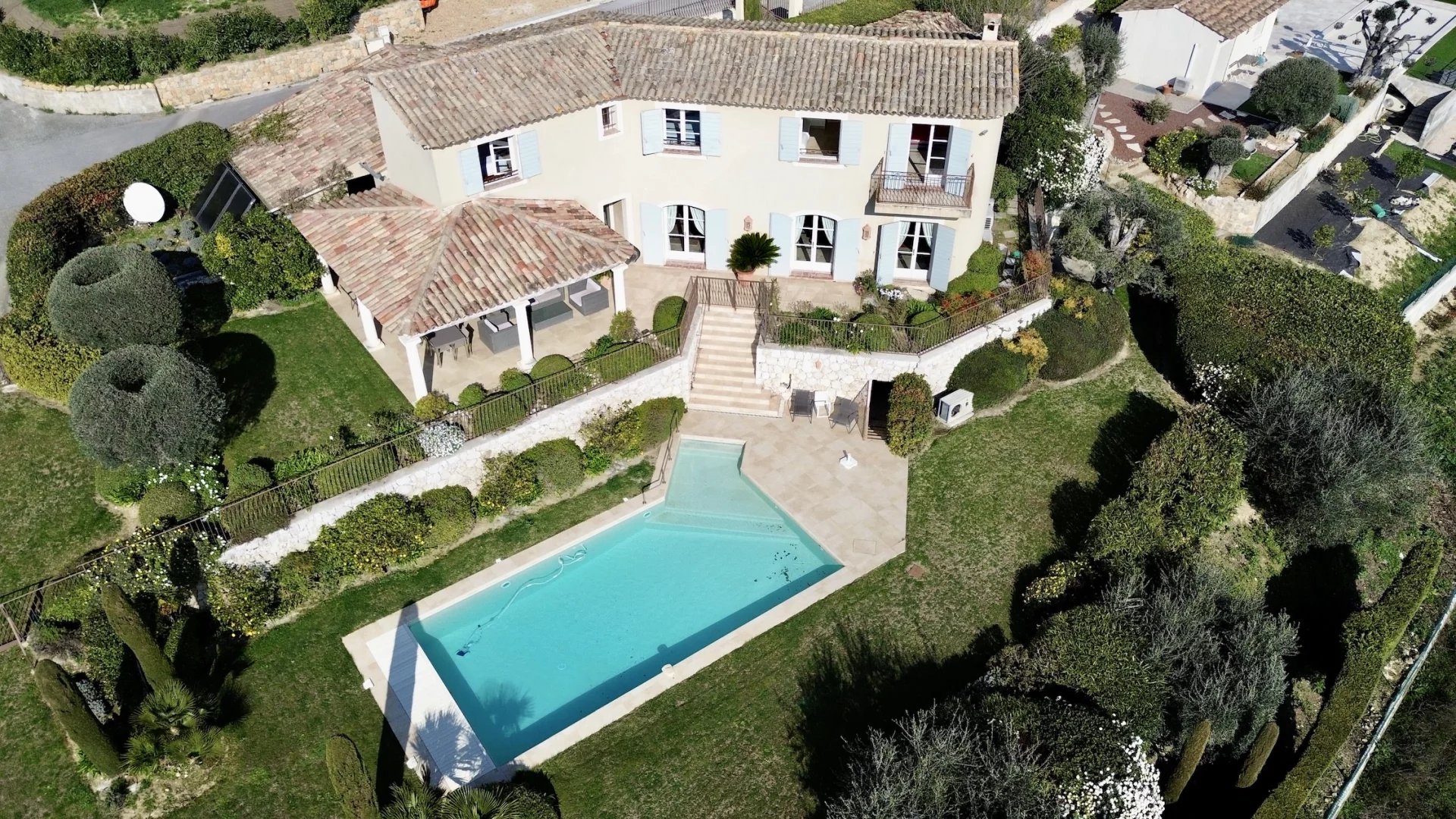  Image of Villa - 4 Bedrooms for Sale in Alpes-Maritimes-Vence-France, Image 16