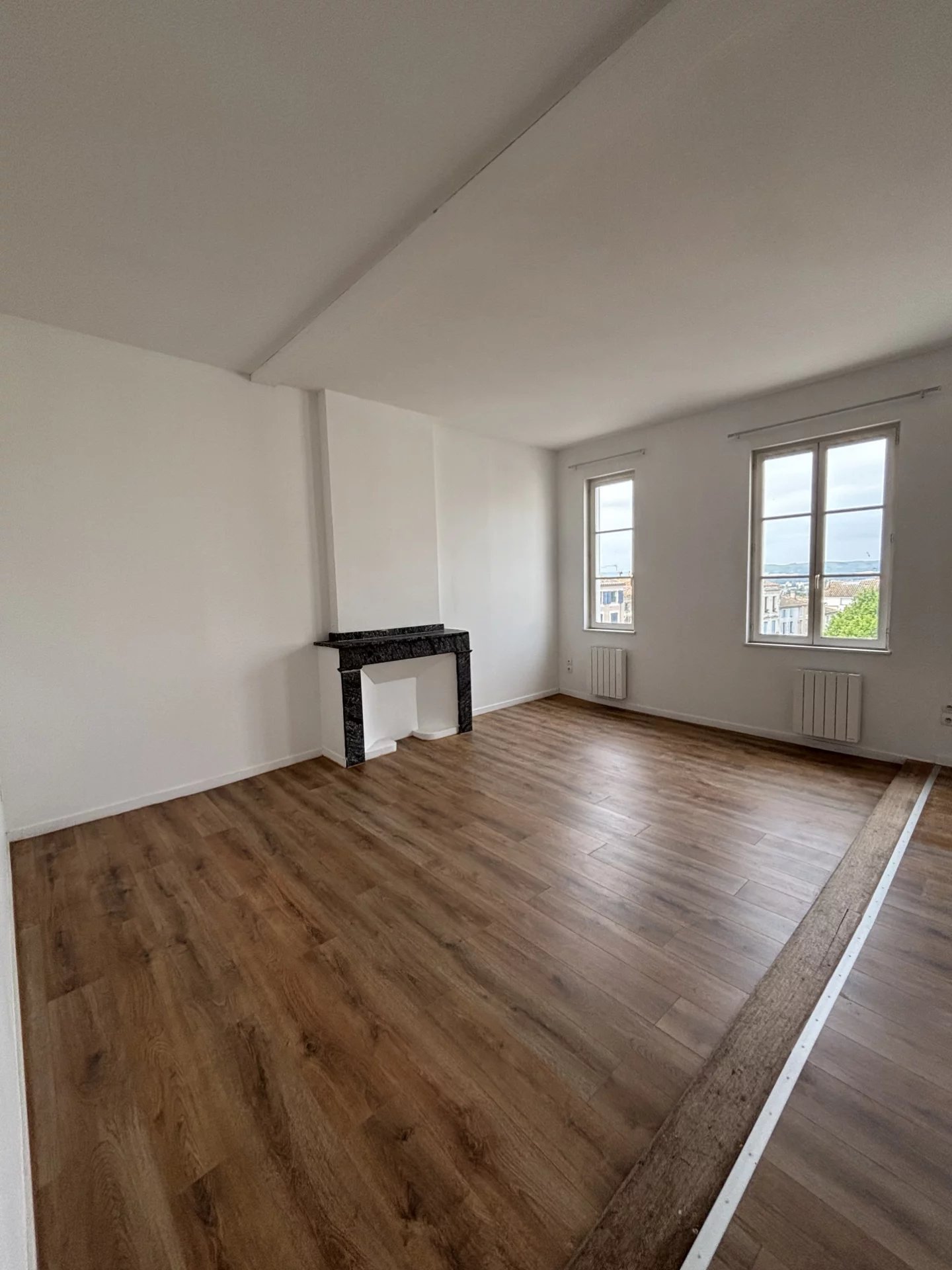 APPARTEMENT DE TYPE 3 DANS LE CENTRE DE CASTELNAUDARY LIBRE