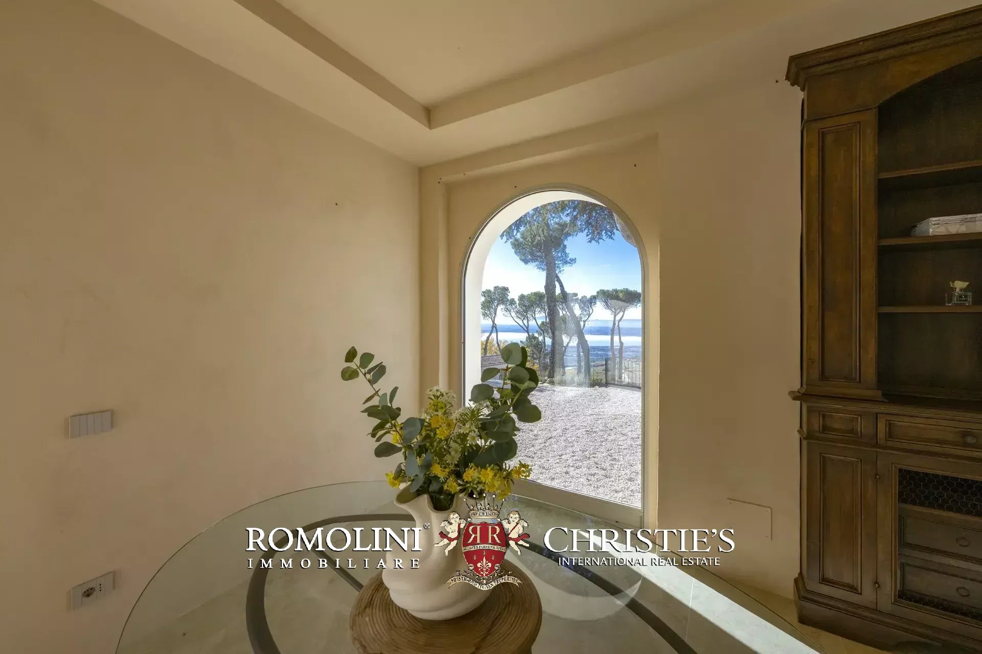 ART-NOUVEAU VILLA FOR SALE IN A PANORAMIC POSITION OVER LAKE TRASIMENO, UMBRIA