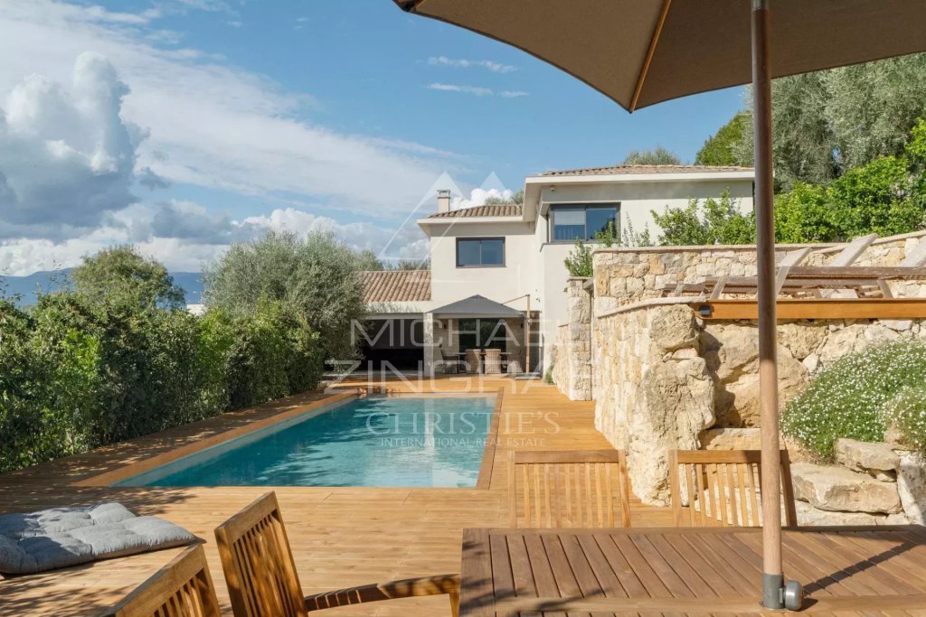Villa for sale in Mougins — Luxury Family Villa in Mougins | Near Royal Golf Estate