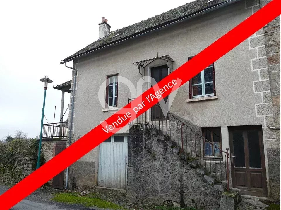 Maison avec jardin dans bourg proche services et commerces