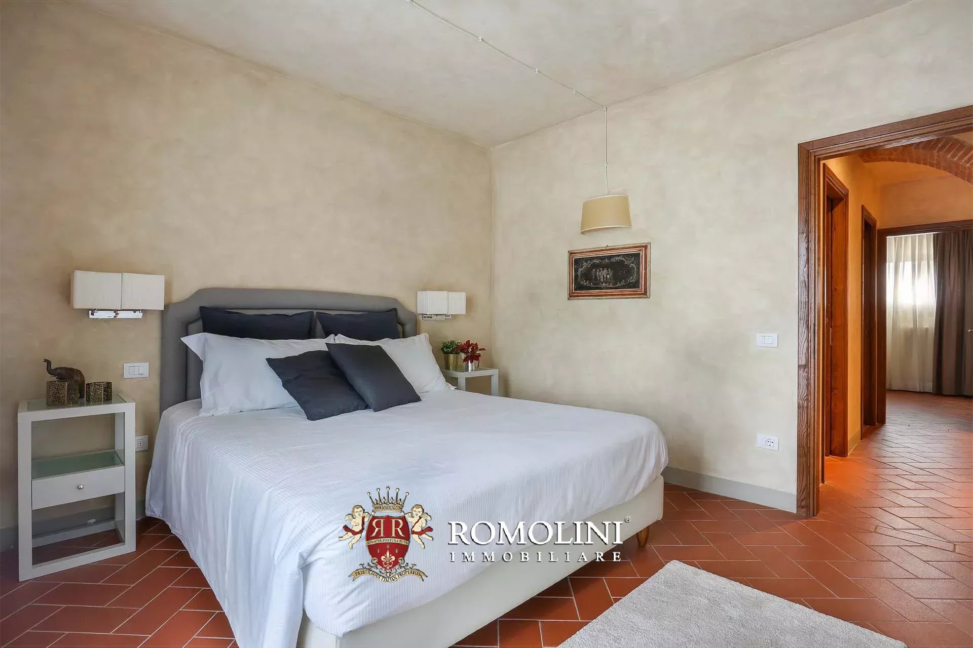 25 Bedroom Vineyard's Image 132