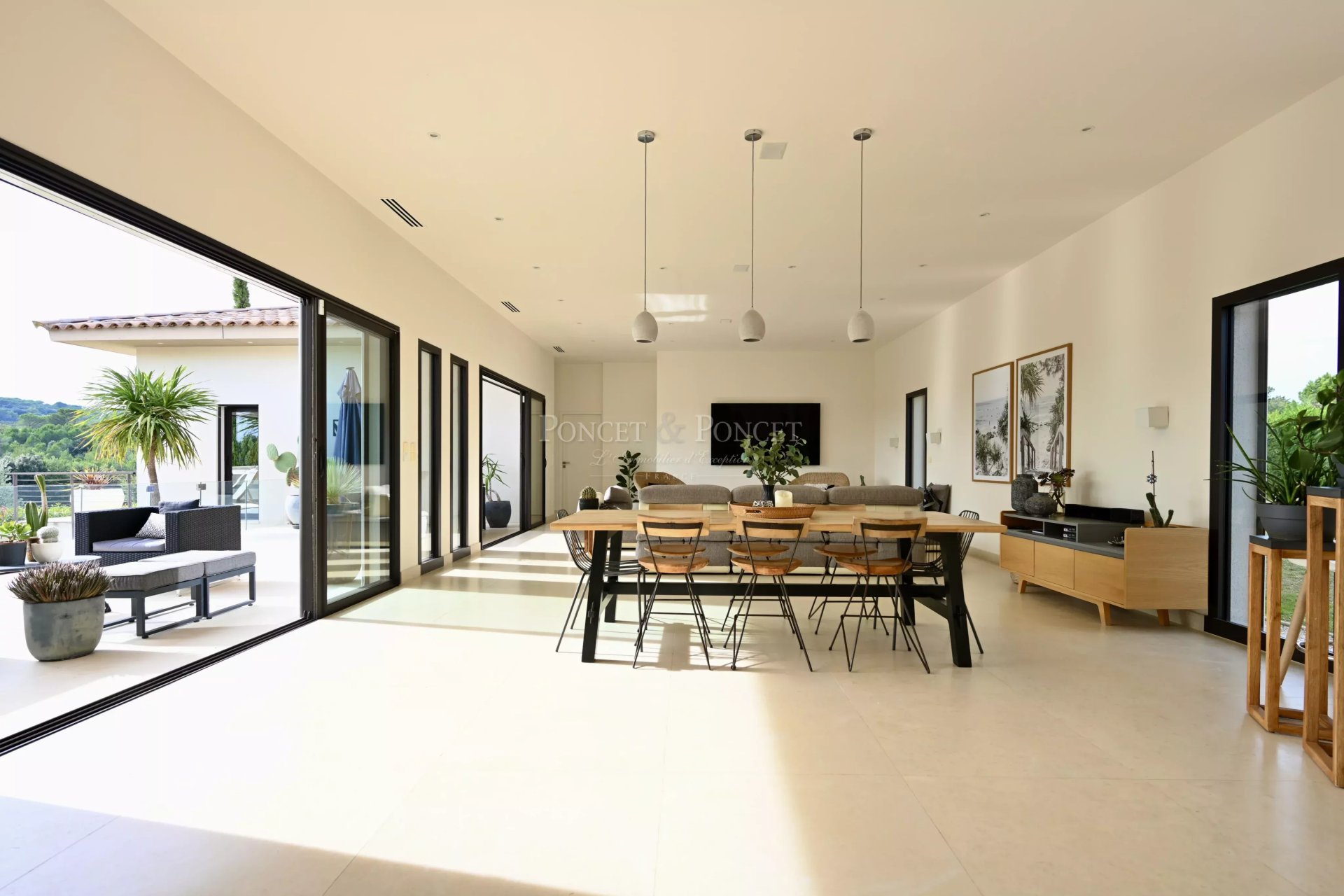 5 Bedroom Villa/Townhouse's Image 5
