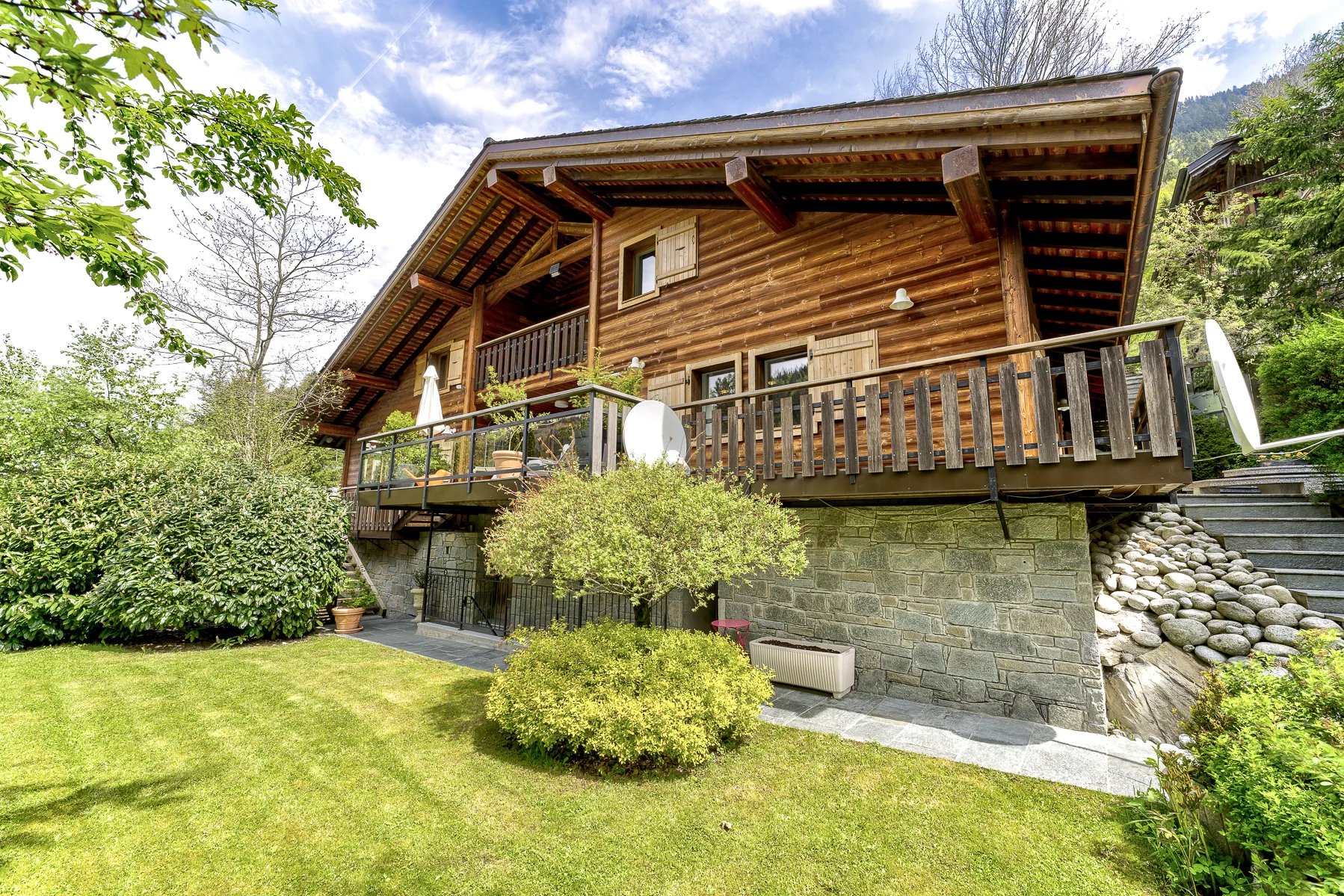 Photo of MORZINE - Elegant 5 bedroom chalet in Morzine