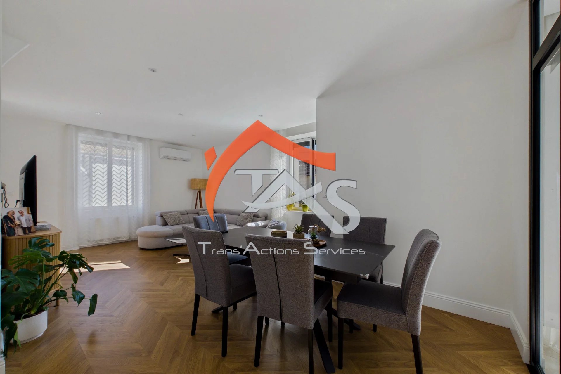 Maison de ville type F4/F5 avec garage - Photo 3