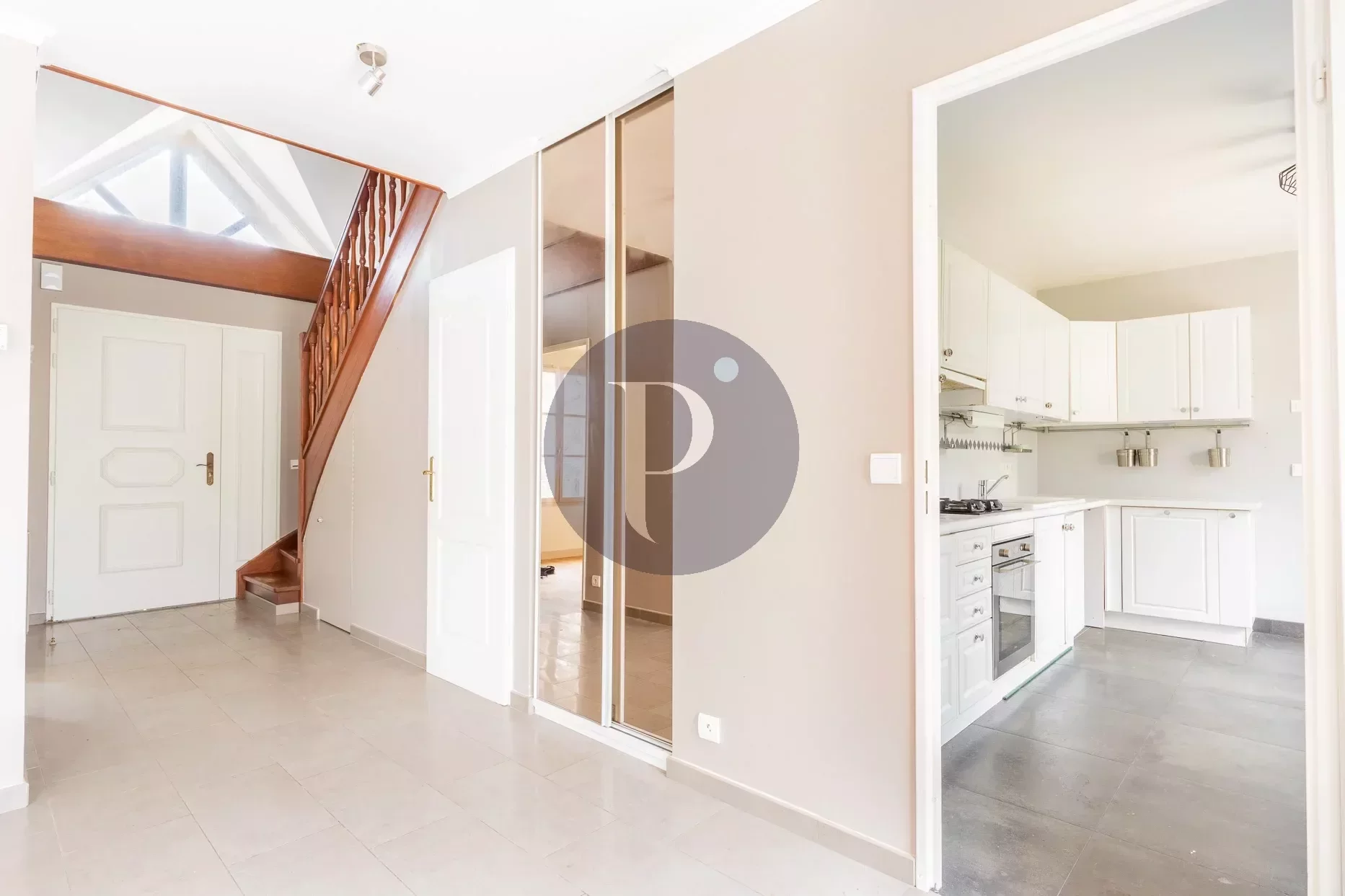 vente-maison-8-pieces-verrieres-le-buisson-84082190