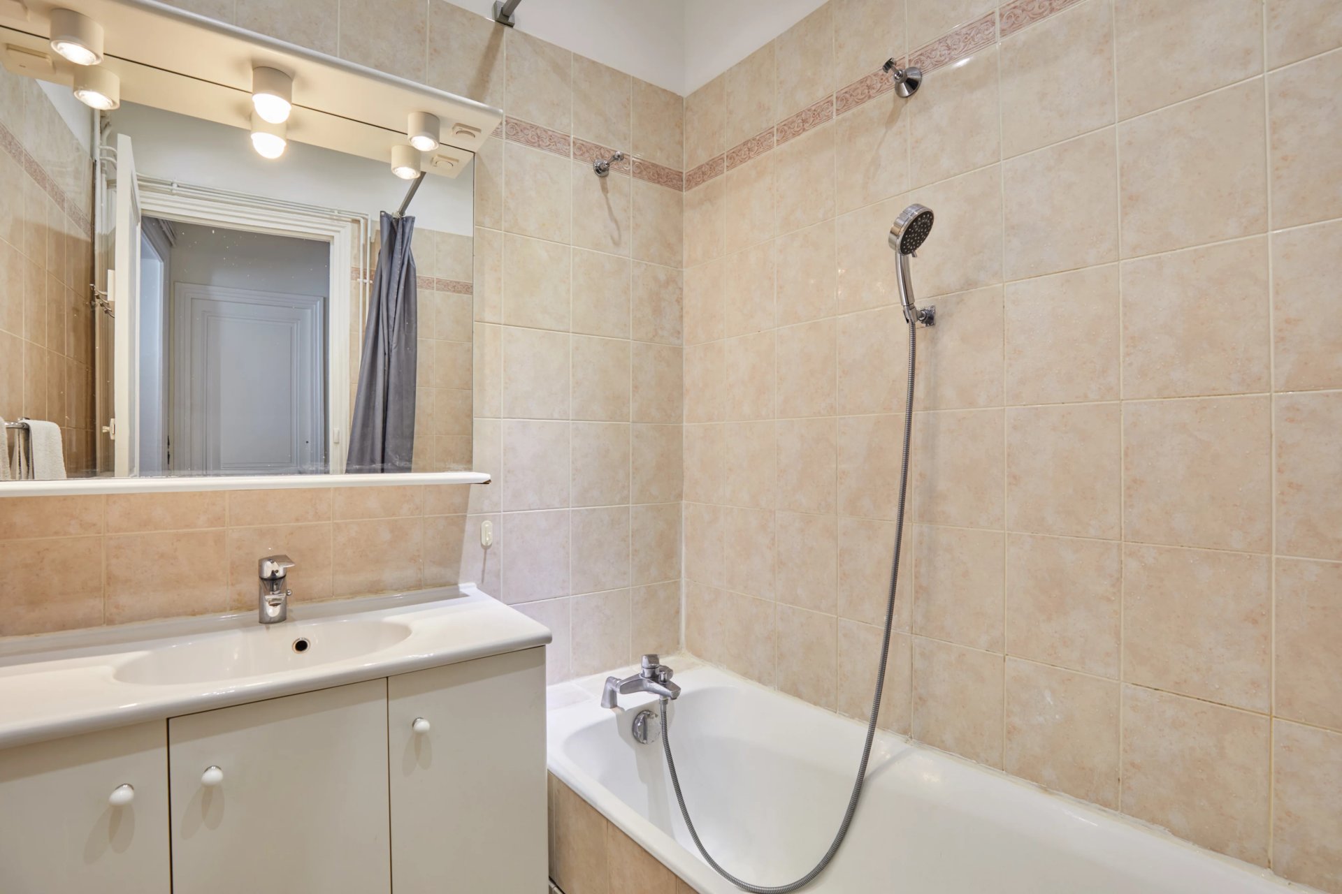2 Bedroom Apartment/Flat's Image 9