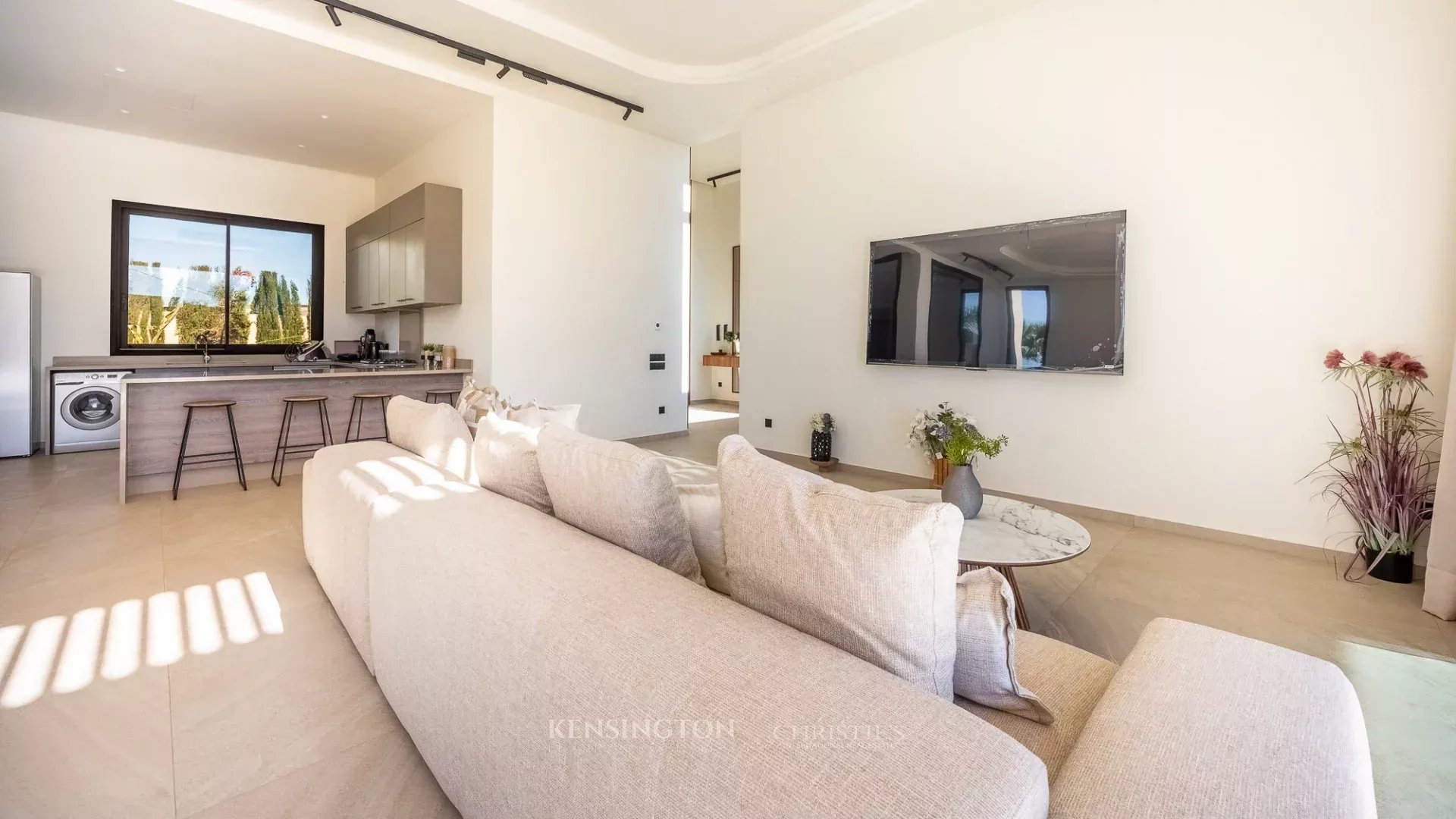 4 Bedroom Villa/Townhouse's Image 3