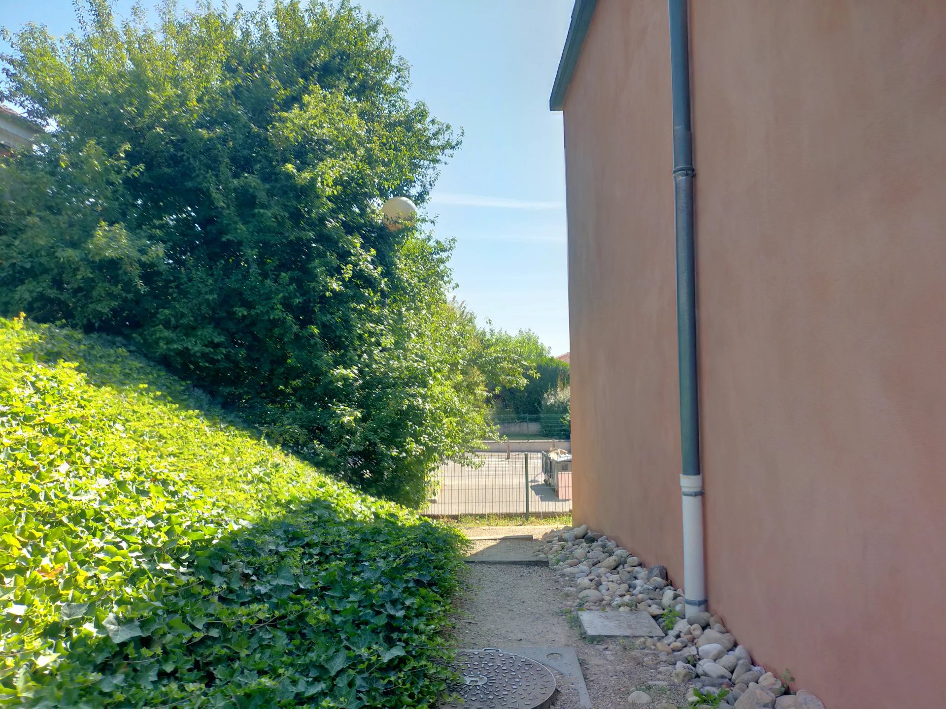 481949 Location Saint-Genis-Laval