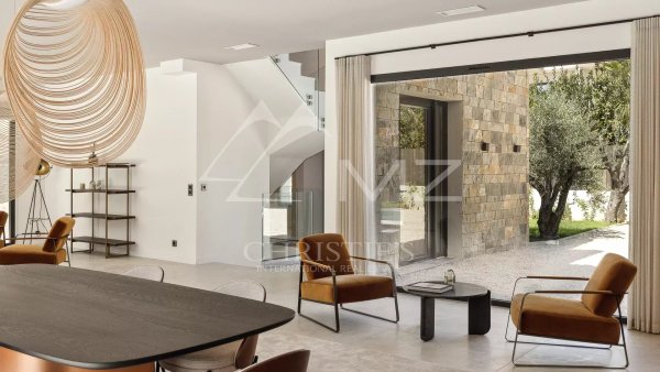 New contemporary villa in Mougins — photo 4