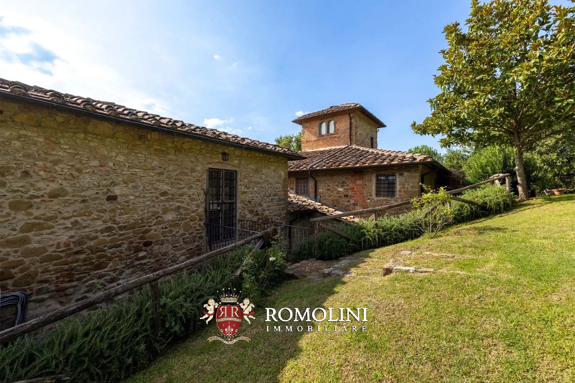 5 Bedroom Vineyard's Image 10