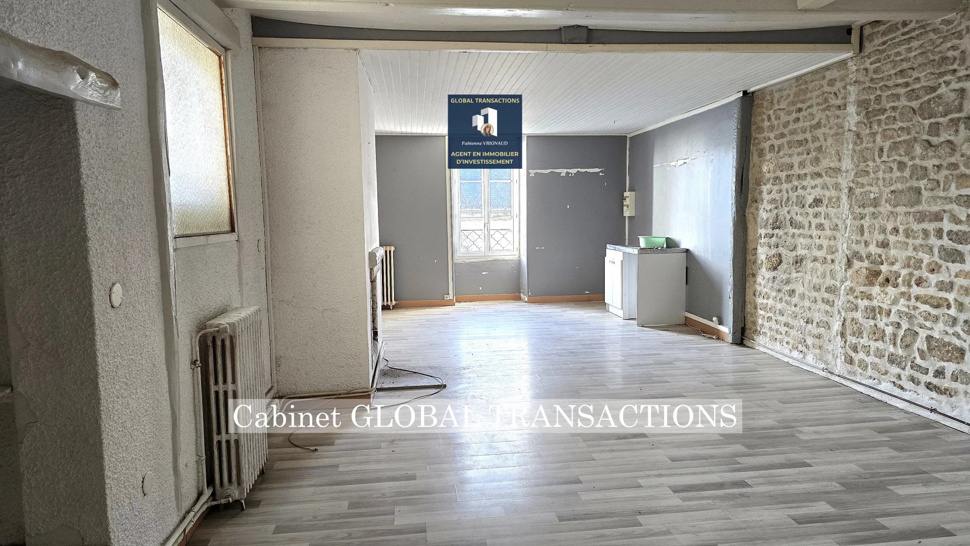 Grande maison de bourg à MURON