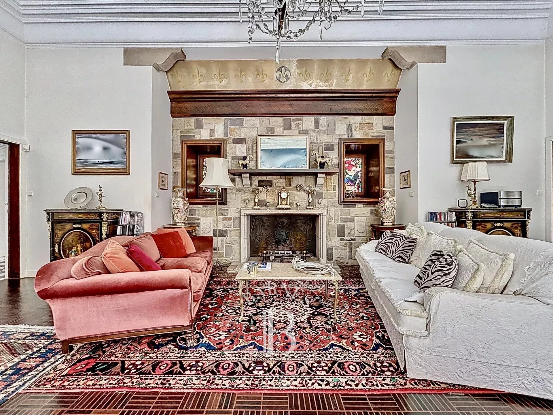 Uccle - Prince dOrange - Villa on 19.20 ares - 5 bedrooms - about 400 m² - in the heart of the village of Uccle