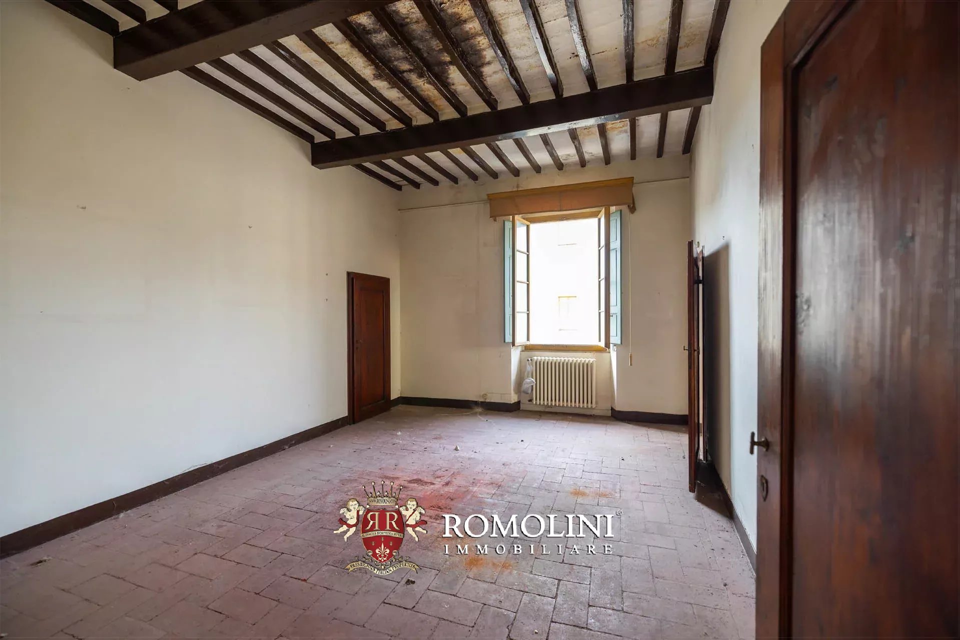 8 Bedroom Villa/Townhouse's Image 30