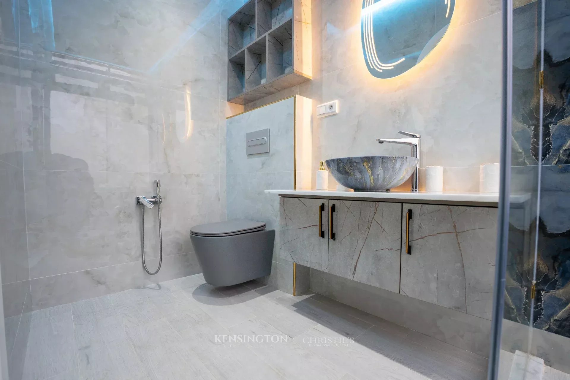 3 Bedroom Apartment/Flat's Image 19