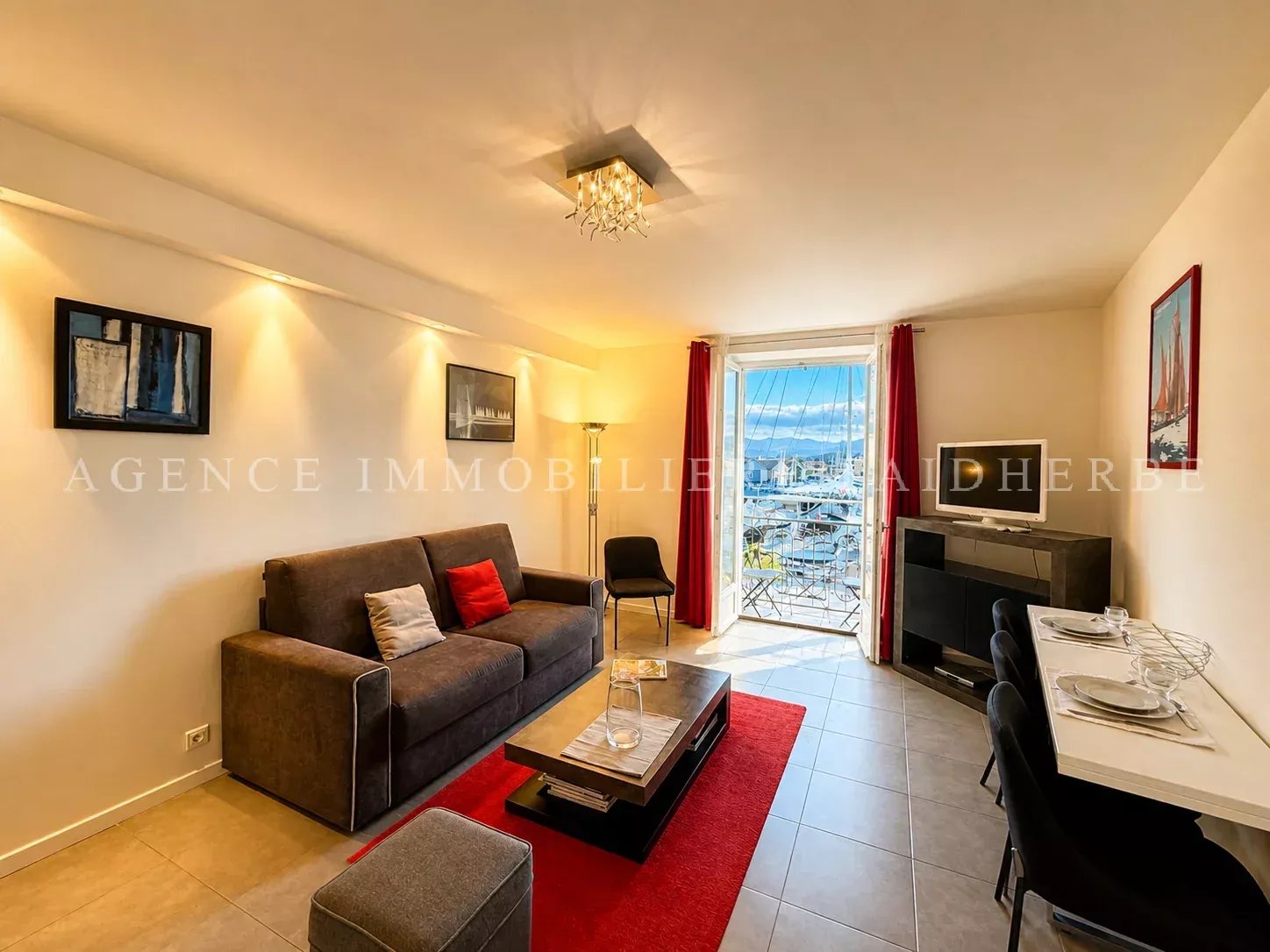 Appartement vue sur le port REF 90