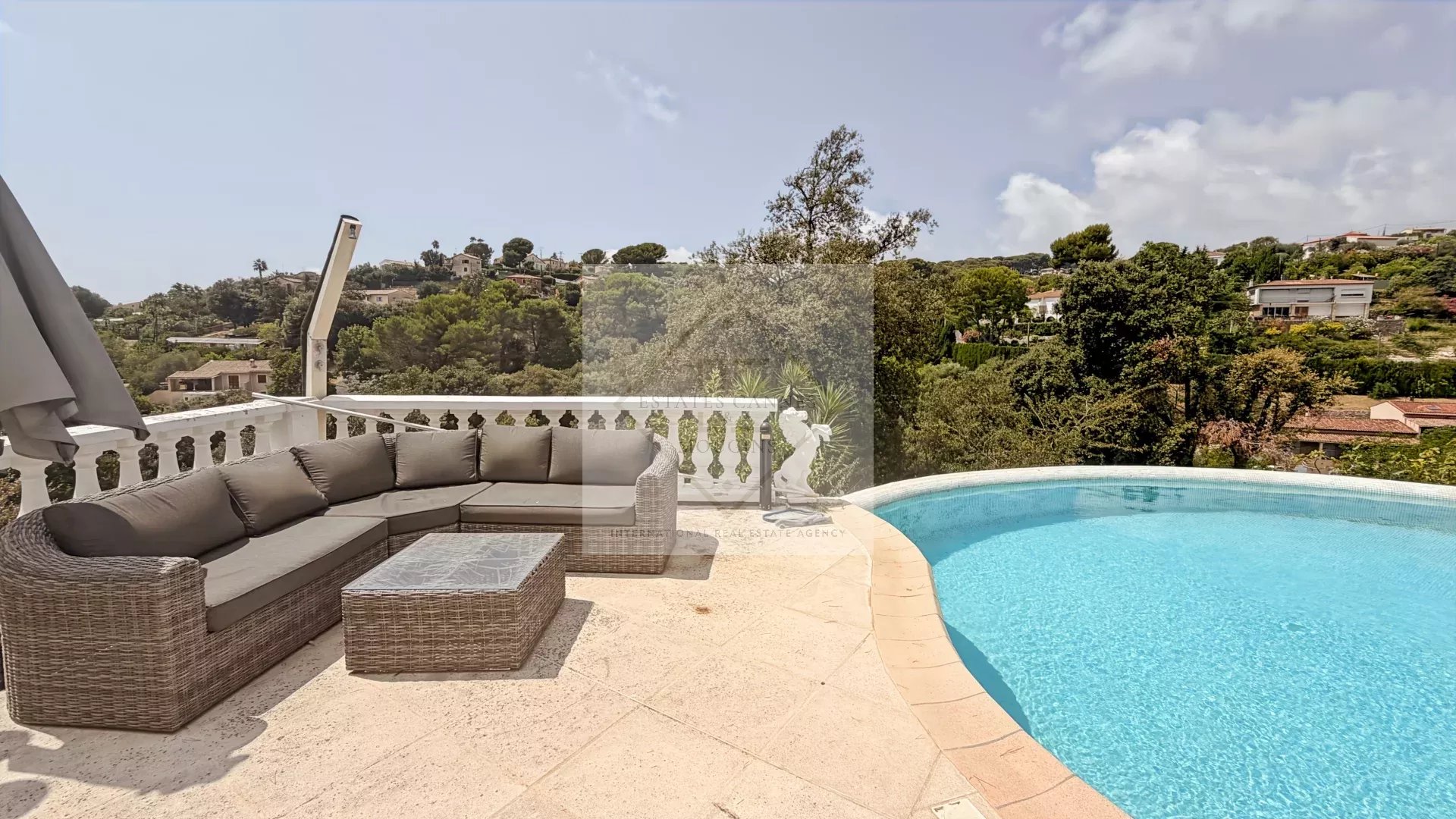 À VENDRE – VILLA DE CHARME VUE MER À ANTIBES, CALME ABSOLU — photo 2