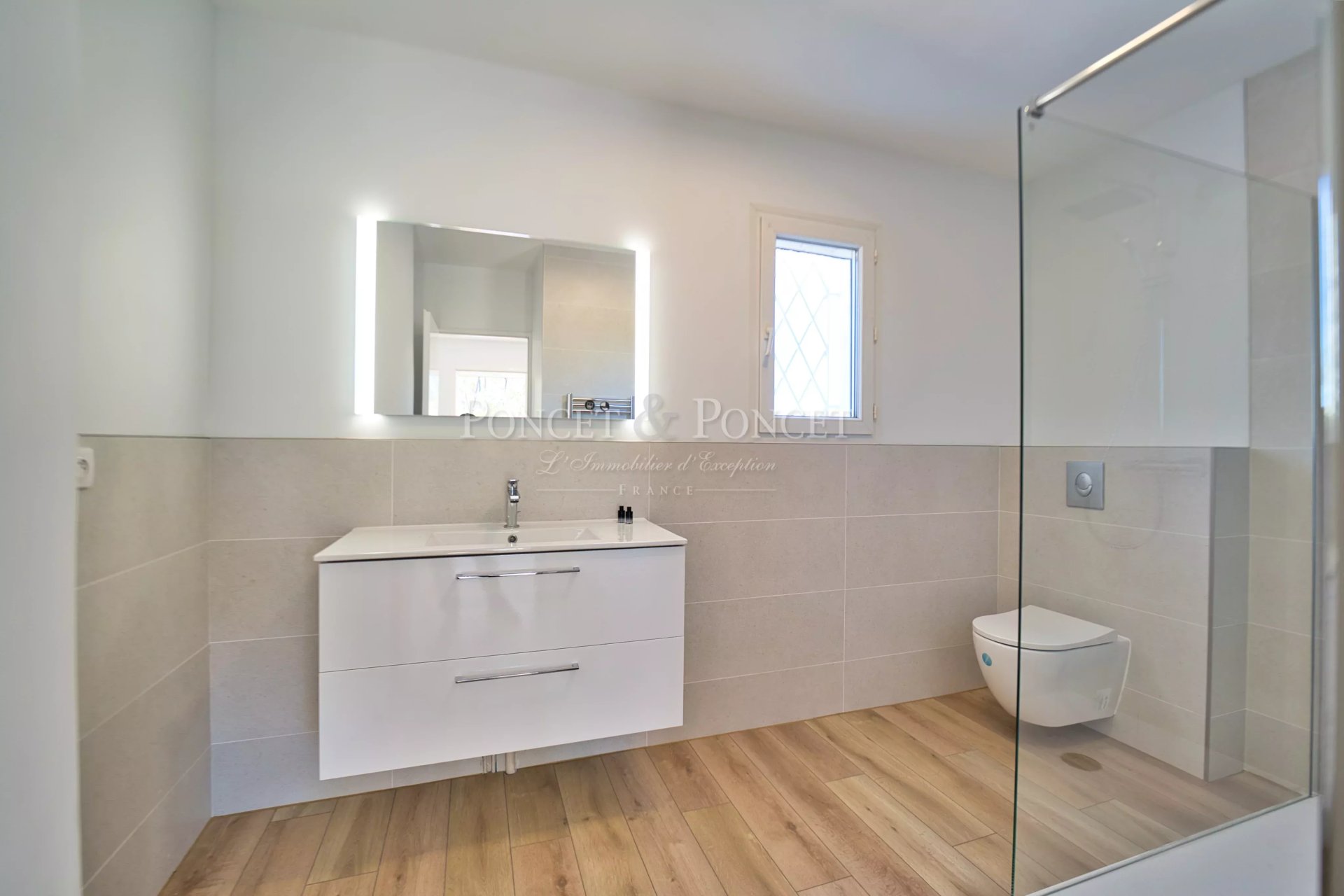 4 Bedroom Villa/Townhouse's Image 19