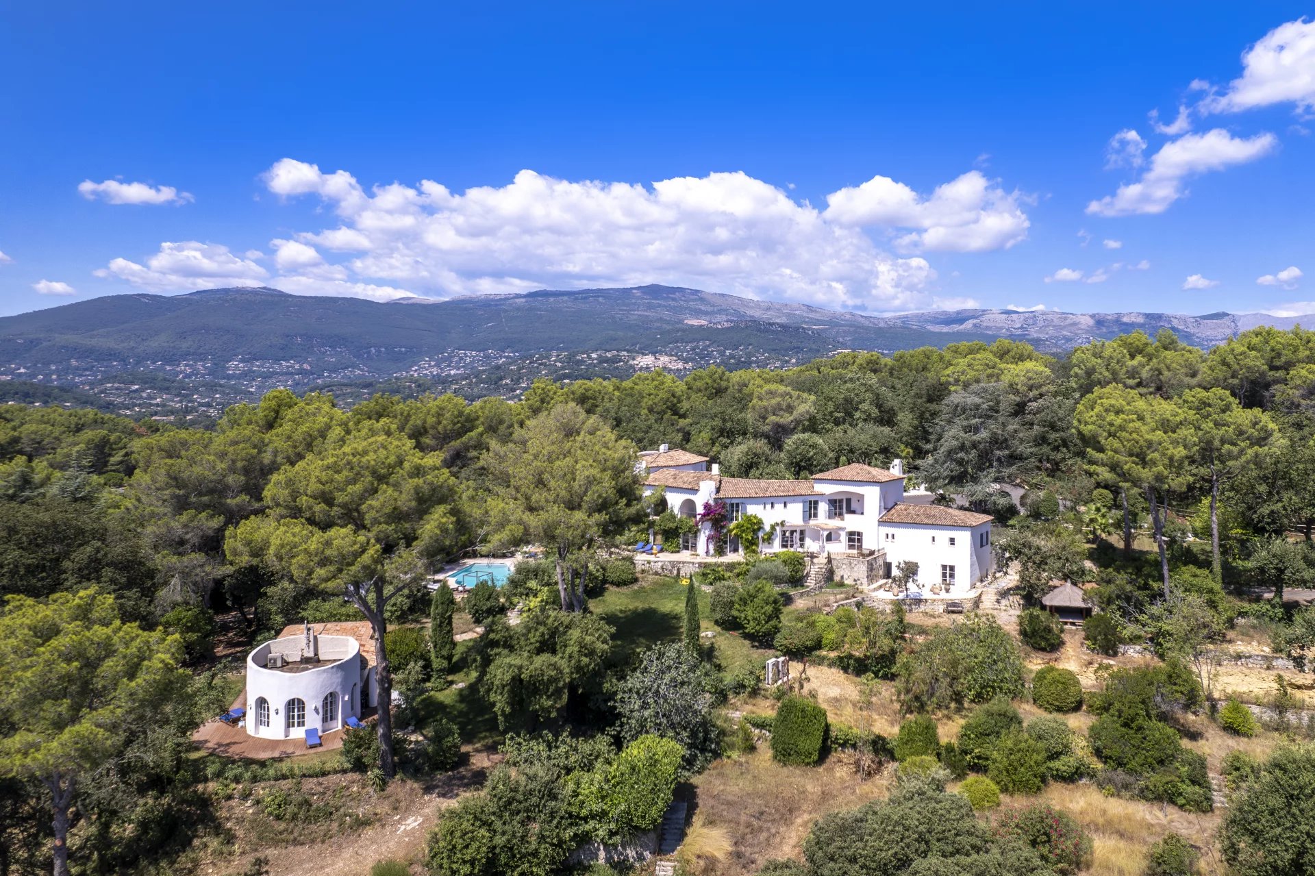 Qlistings - 10 Bedrooms - Villa - Alpes-Maritimes - For Sale - 10348 Property Image