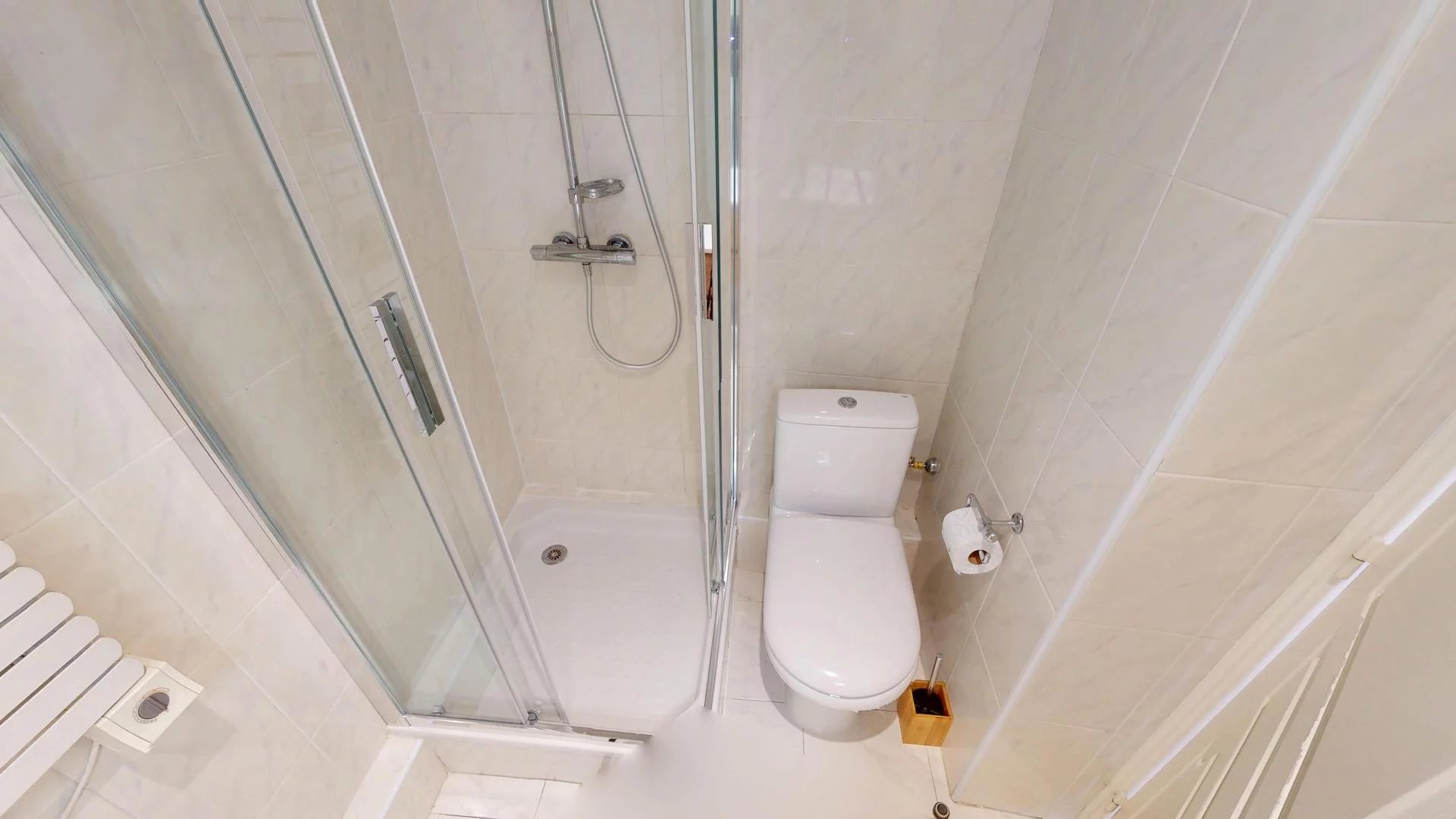 GIOTTO - Magnifico monolocale con balcone vista mare e garage nel centro di Mentone