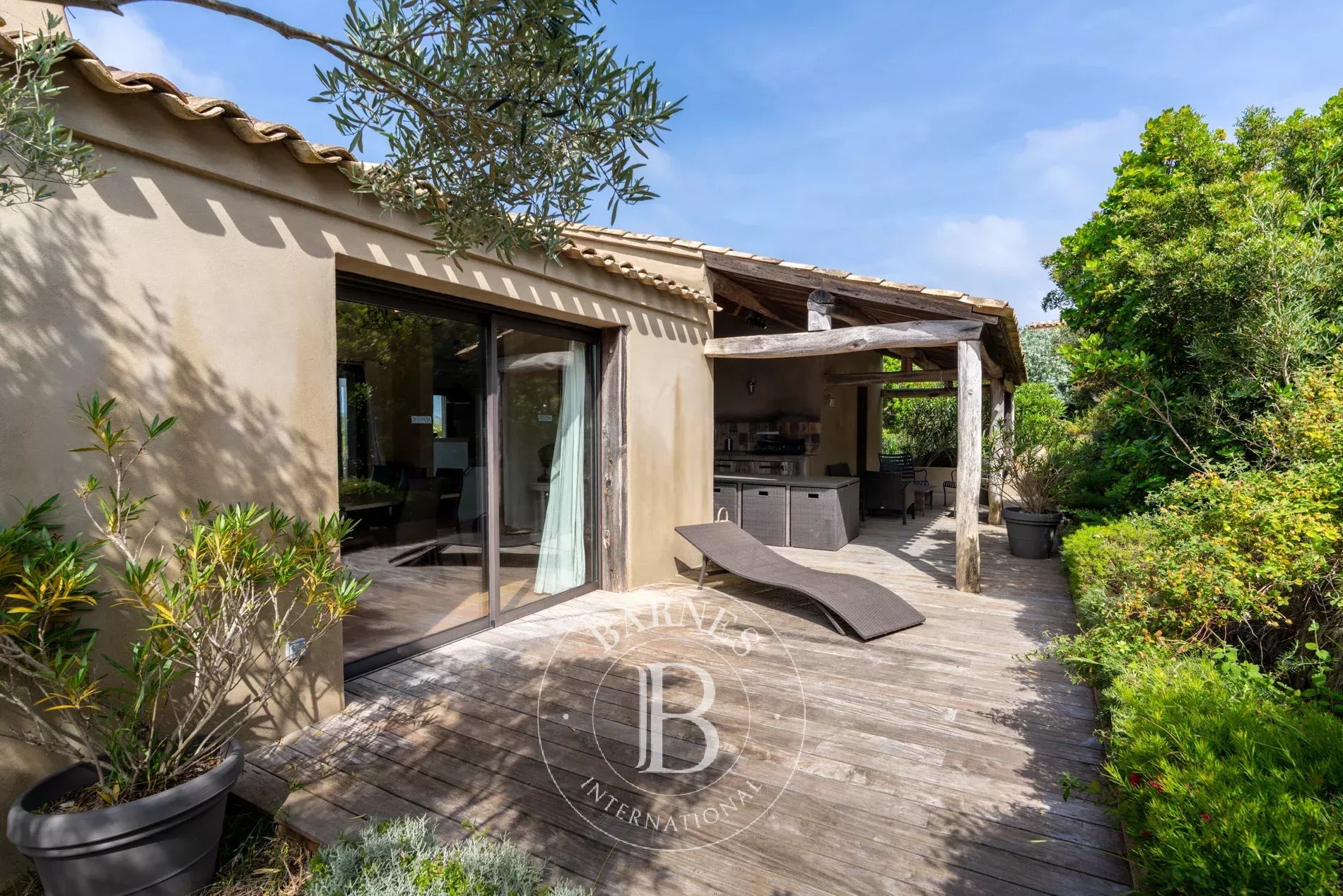 Exclusive listing – Bonifacio. Architect-designed villa in the style of a bergerie, featuring 4 bedrooms, a swimming pool, sea and mountain views, and close proximity to the beach. - picture 32 title=