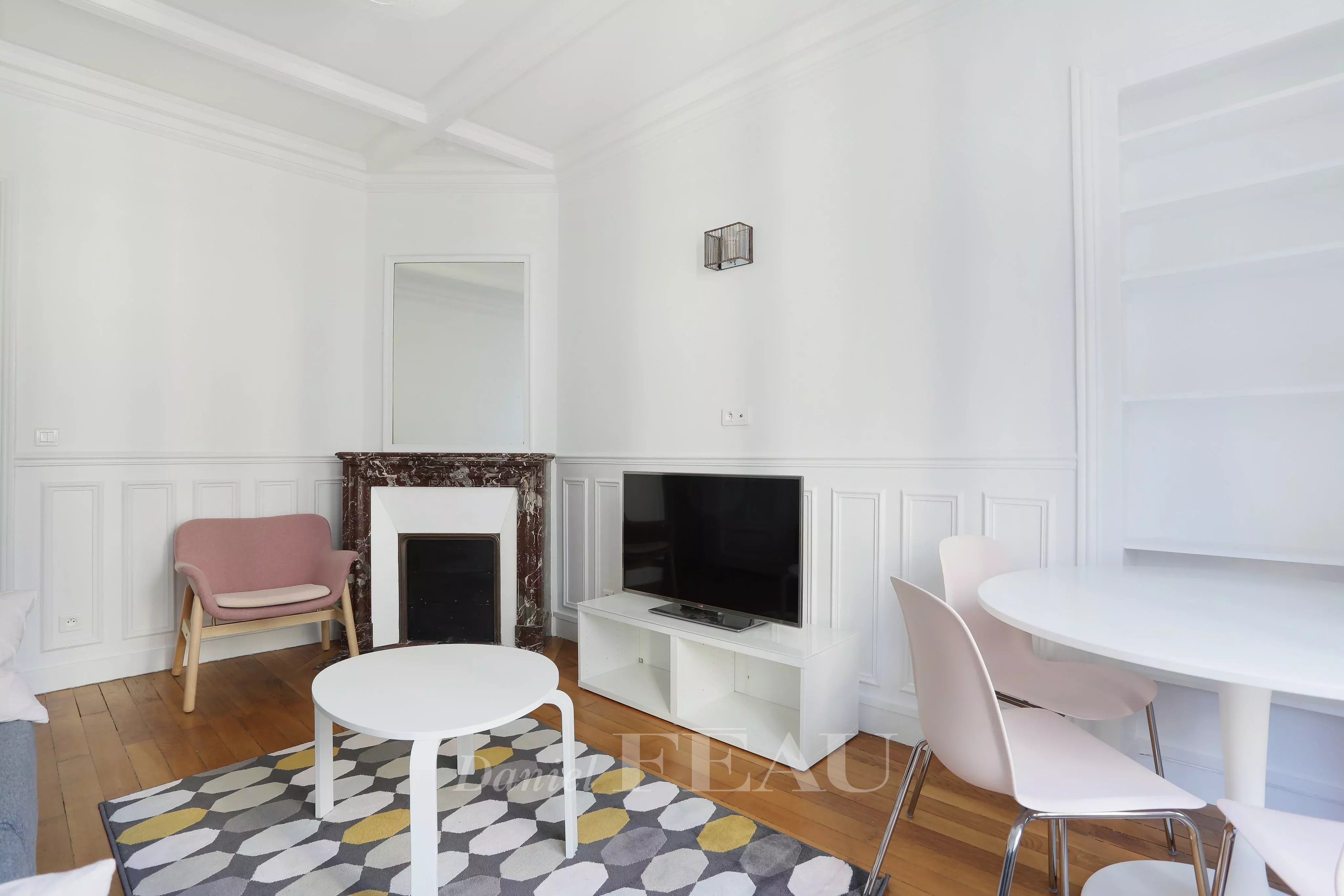 Bedroom Wooden floor Fireplace