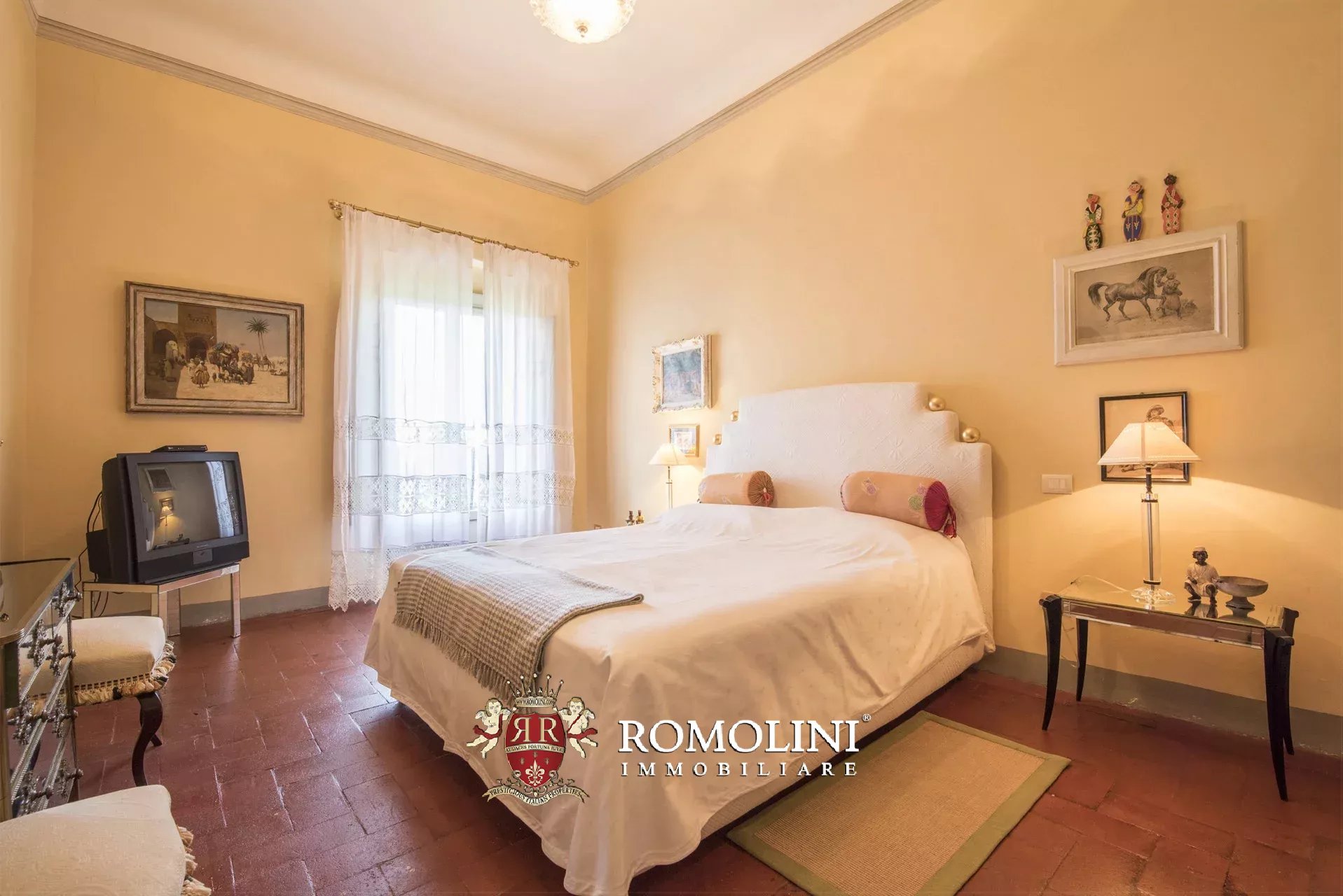 8 Bedroom Villa/Townhouse's Image 41