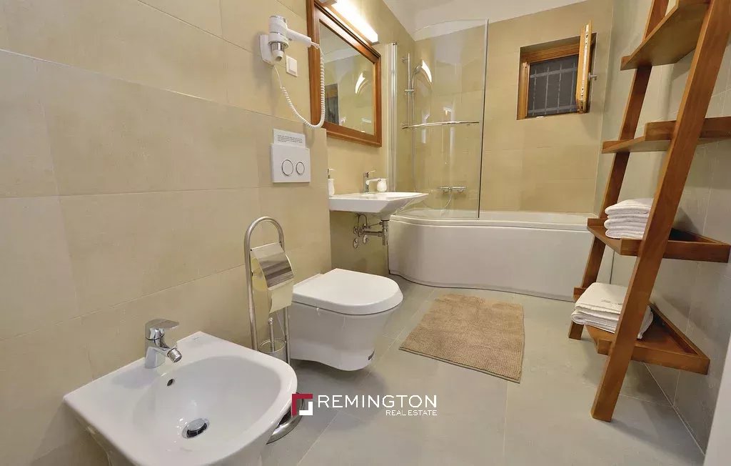 4 Bedroom Villa/Townhouse's Image 16