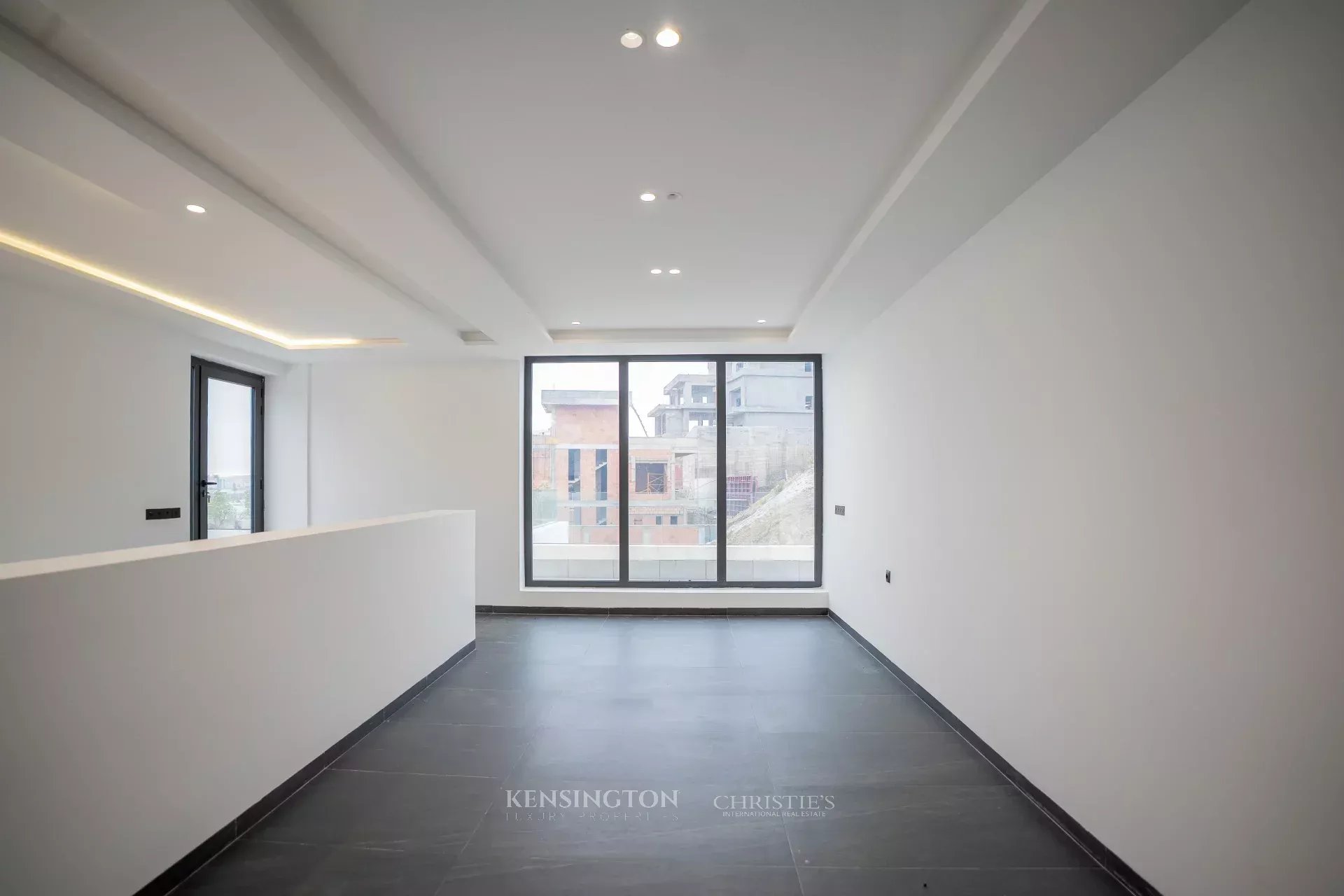 4 Bedroom Villa/Townhouse's Image 53