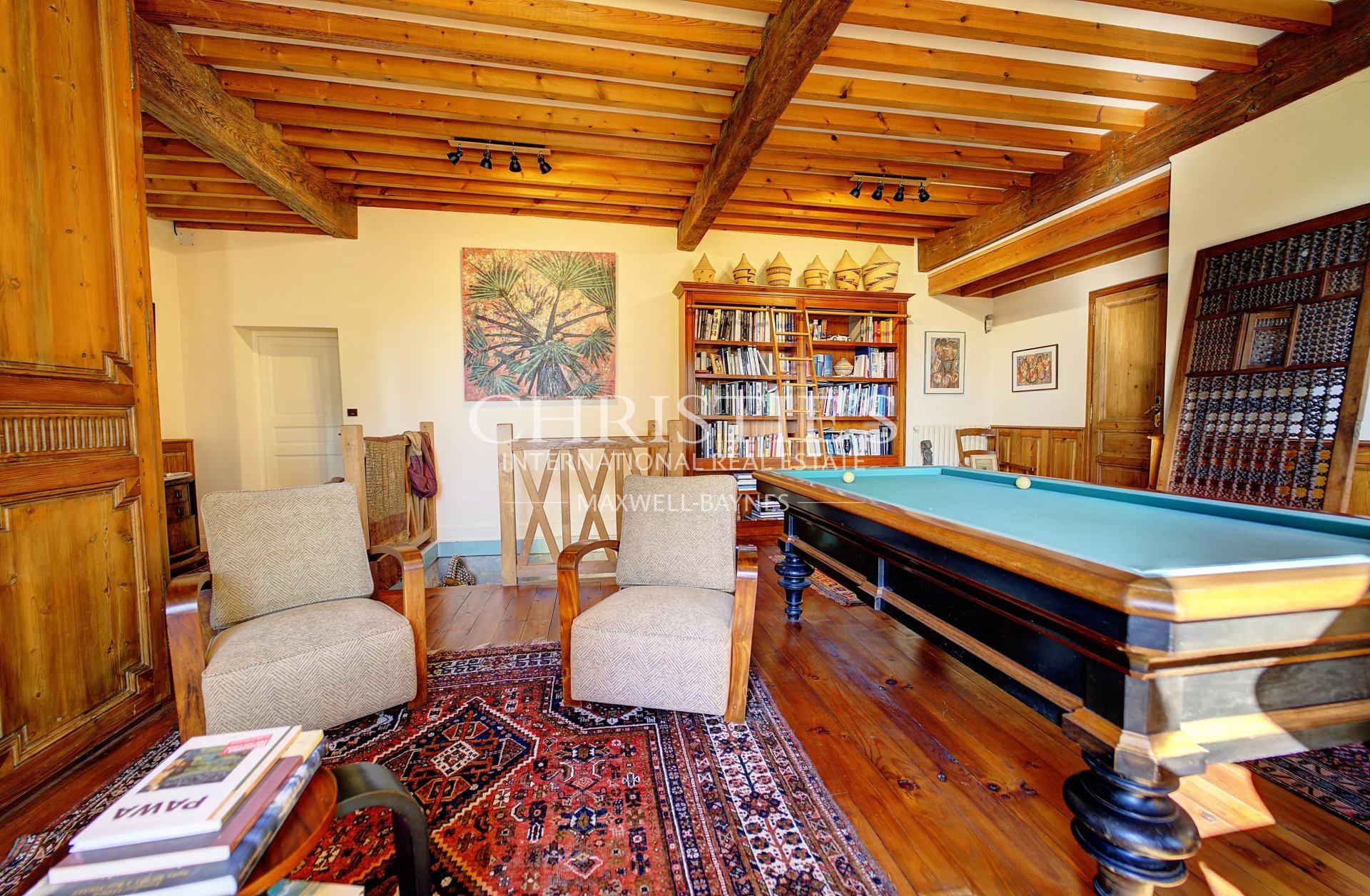 8 Bedroom Villa/Townhouse's Image 7