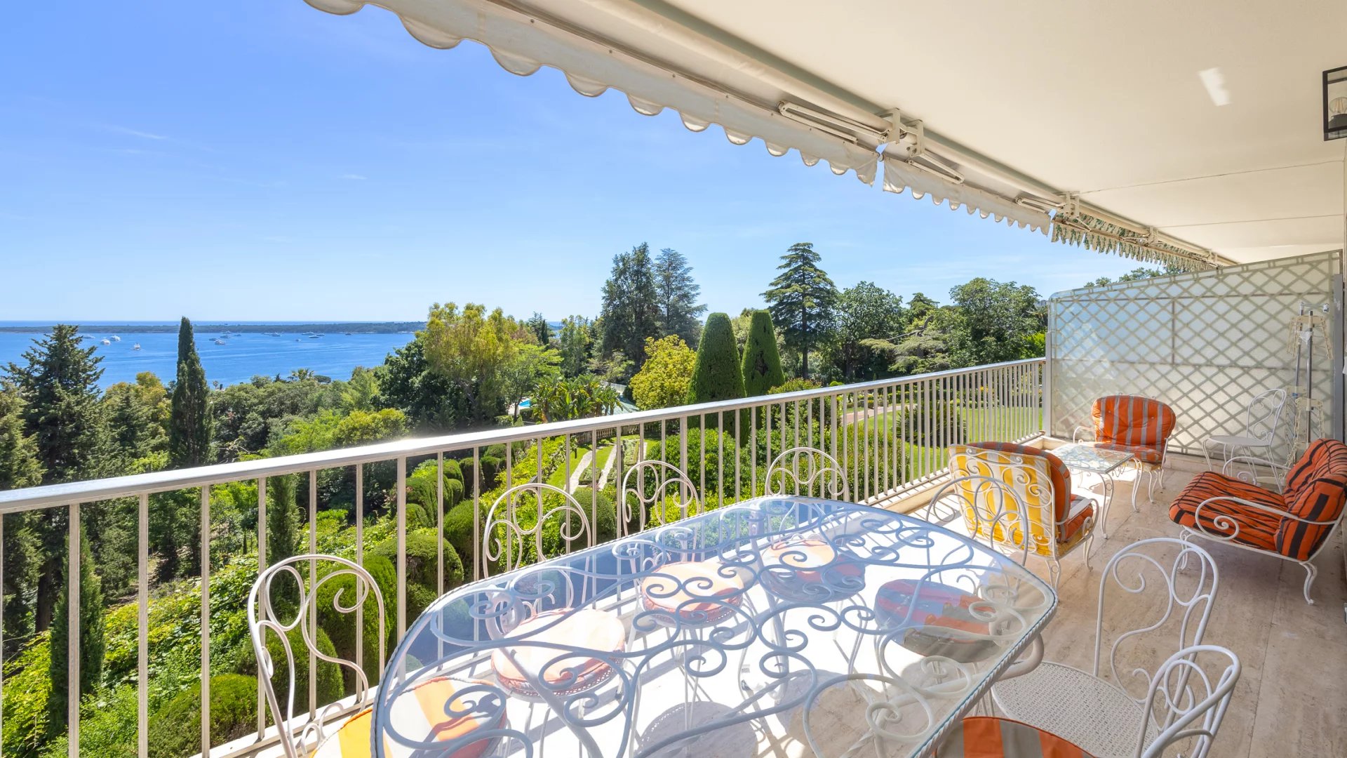 Apartment with Great Potential in the Prized California District