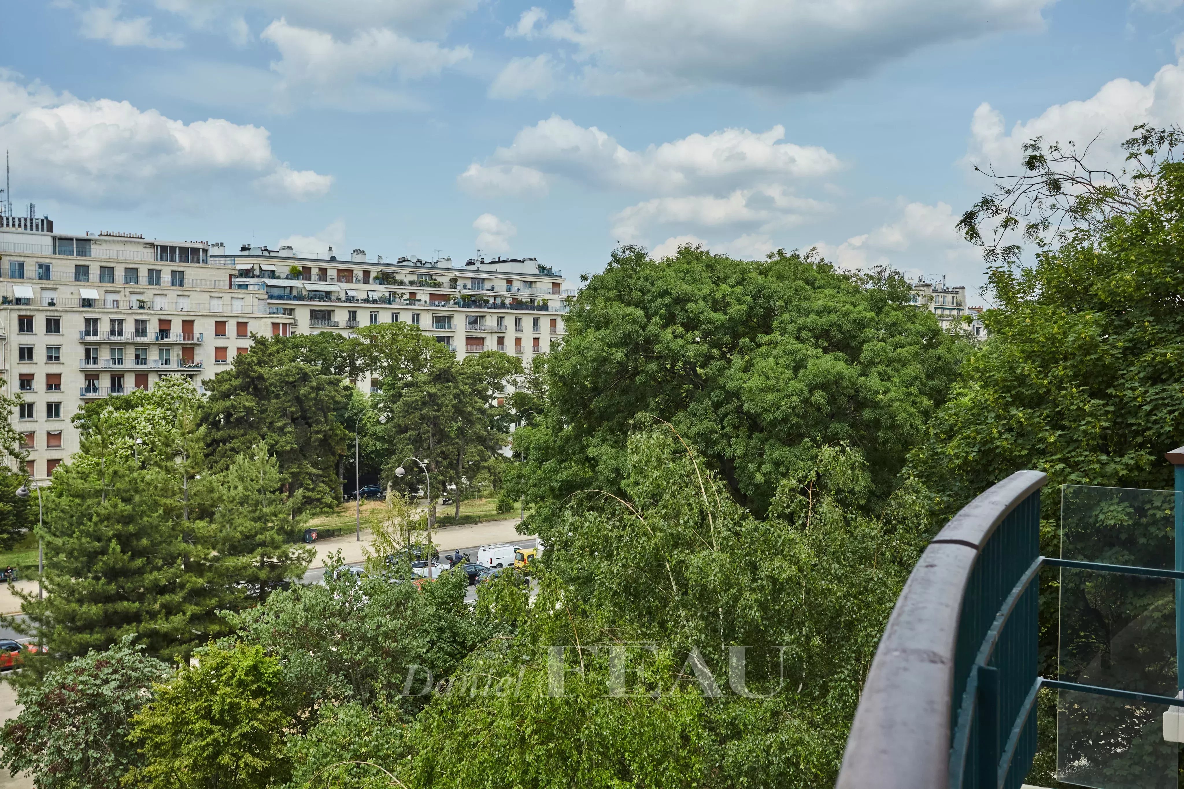 Sale Apartment Paris 16th