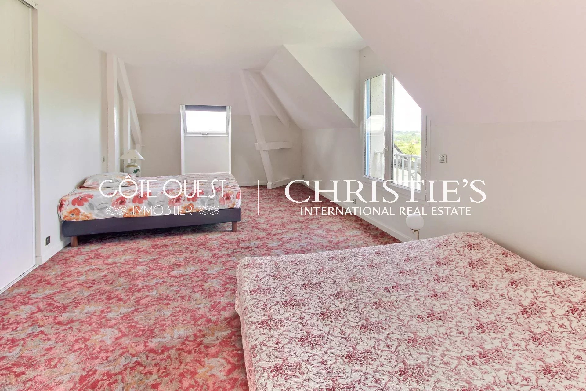 6 Bedroom Villa/Townhouse's Image 11