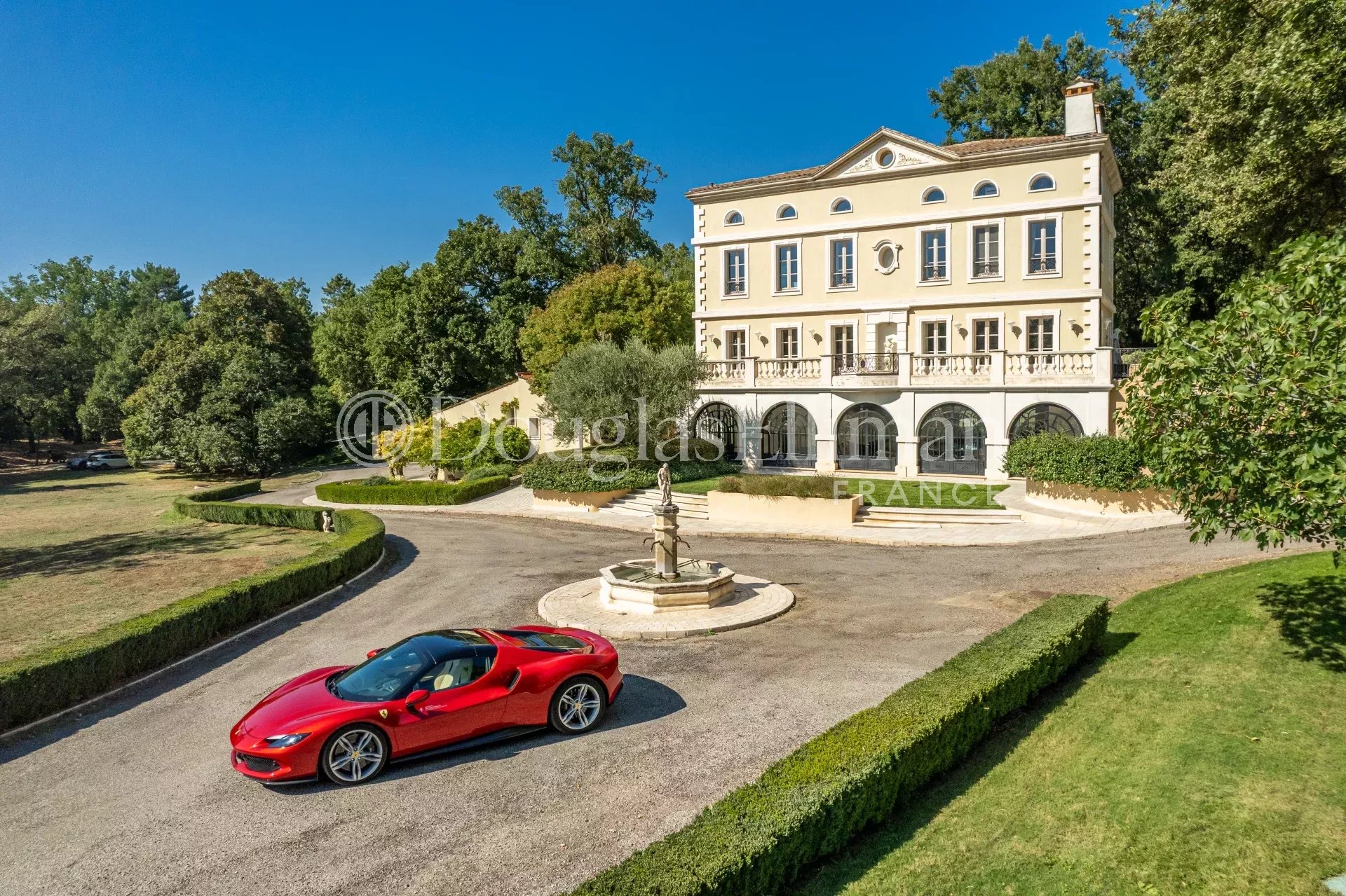 CALLIAN – Splendide manoir avec court de tennis et héliport - Image nᵒ2