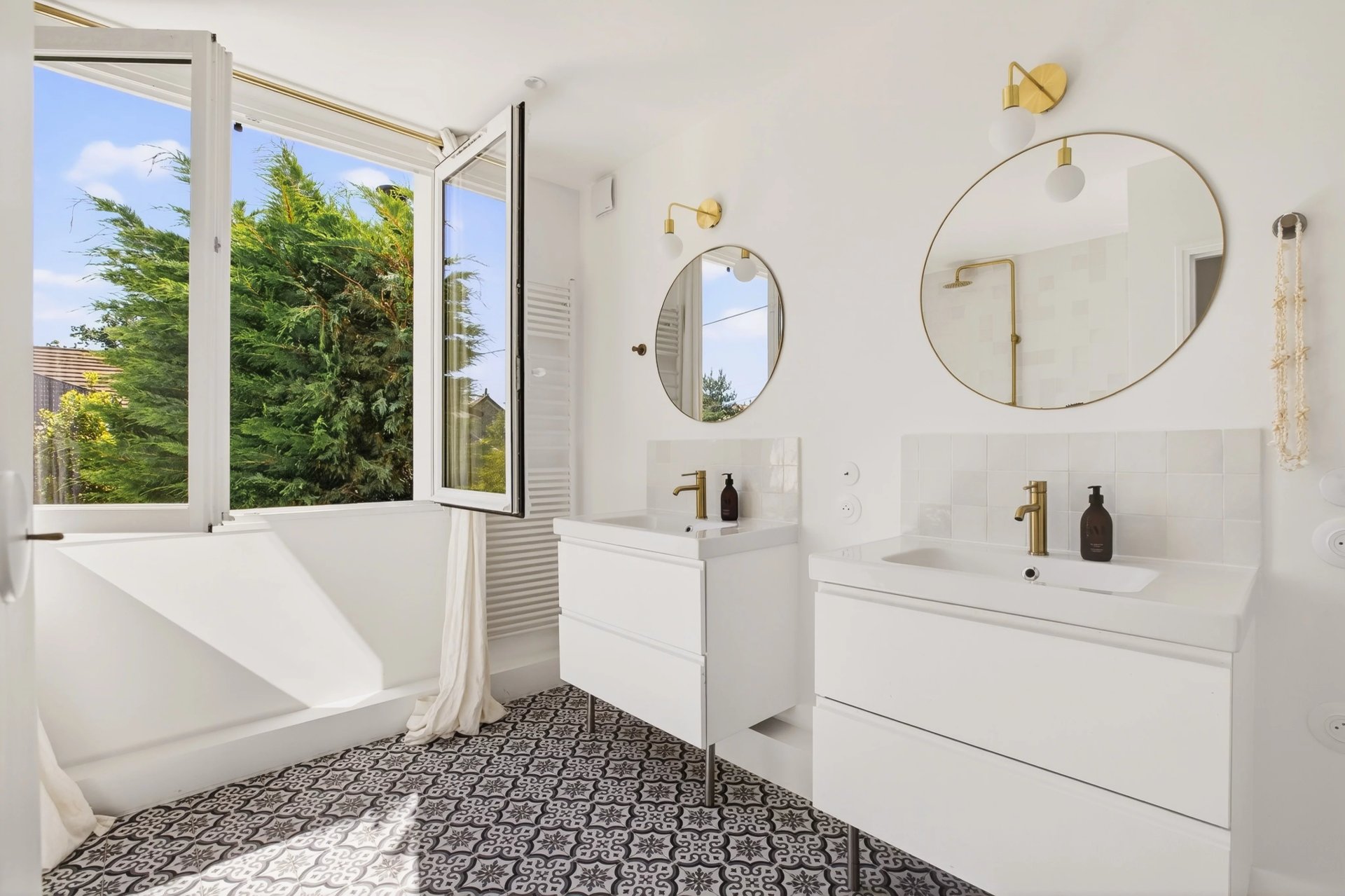 5 Bedroom Villa/Townhouse's Image 8