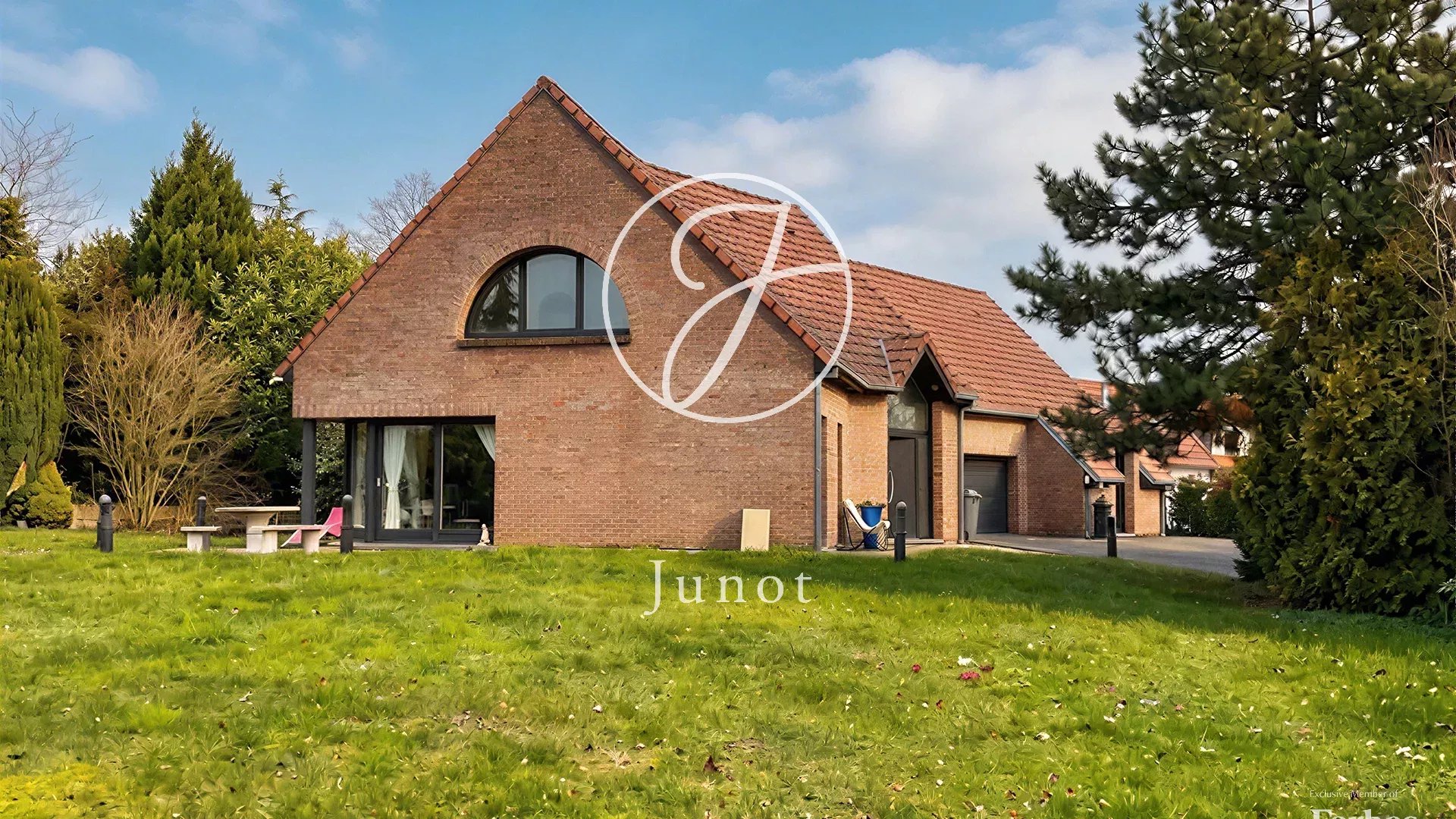 Neuville-en-Ferrain – DRONCKAERT - Maison individuelle – 179,92m² habitables – 246,41m² au sol – 4 chambres – Garage -