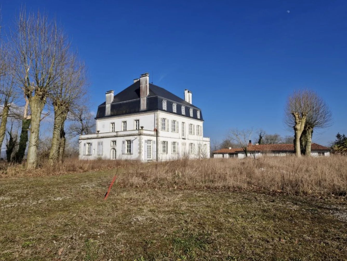 Un charmant château implanté sur 7 hectares au coeur des Landes