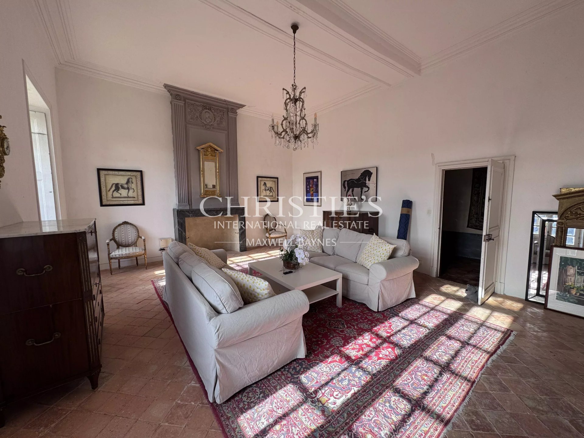 9 Bedroom Chateau's Image 13