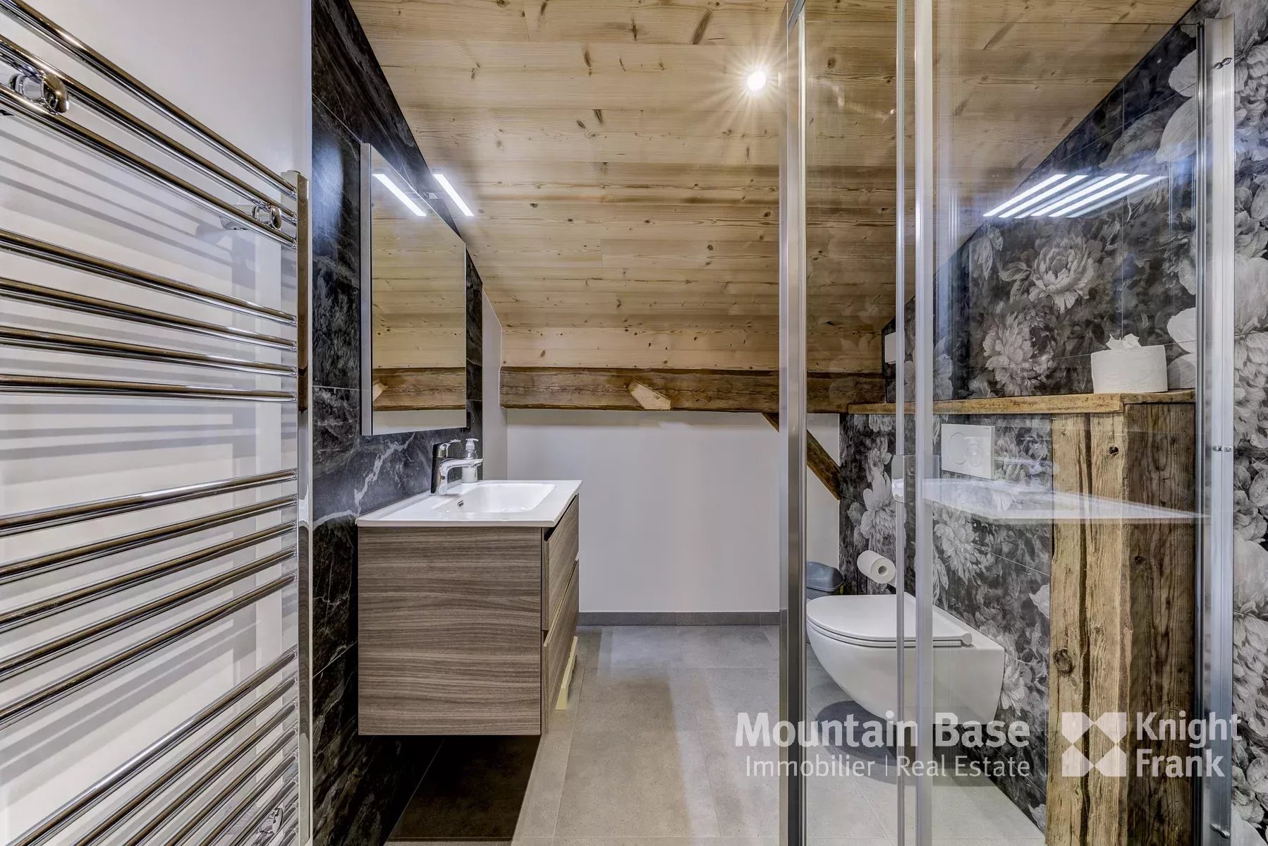 Photo of Stunning 7 bedroom chalet in La Côte d’Arbroz