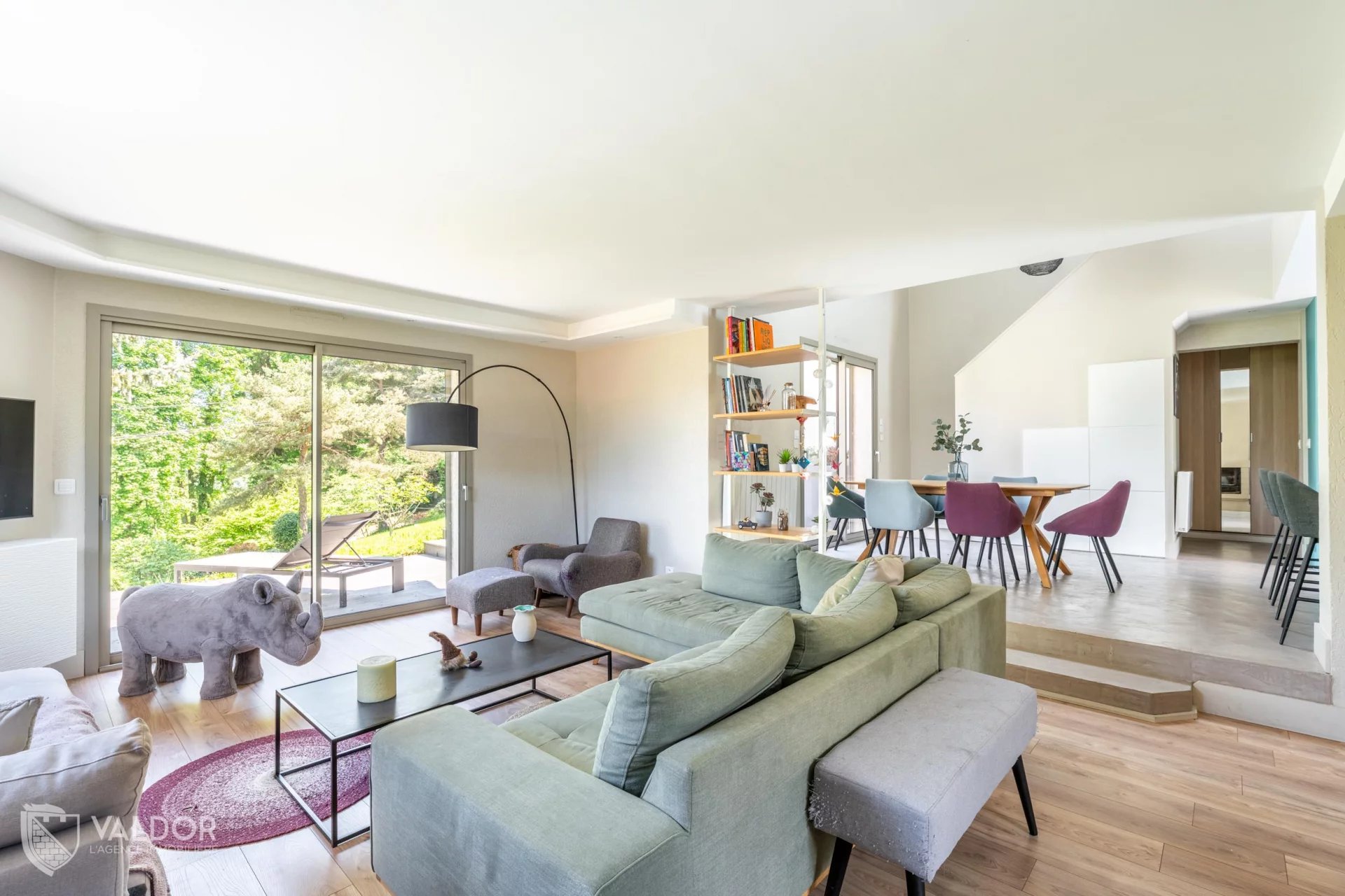 Maison rénovée - 7 pièces - 1700m2 de terrain - piscine