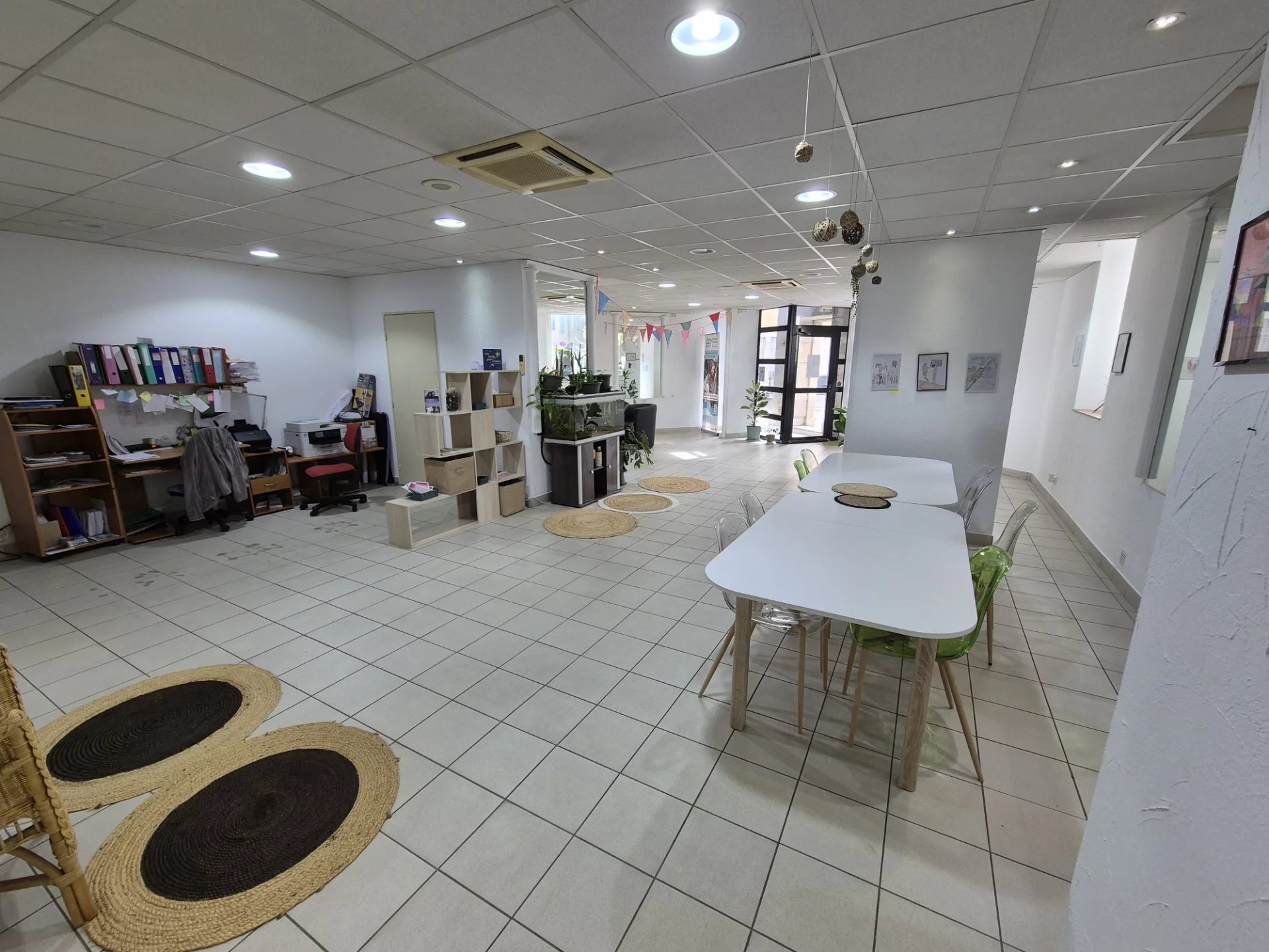 A LOUER  ALES LOCAL COMMERCIAL