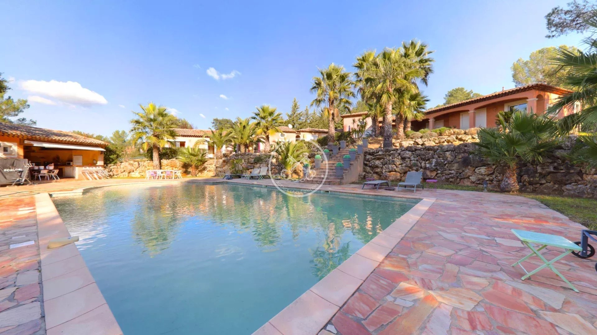 Agence immobilière de 