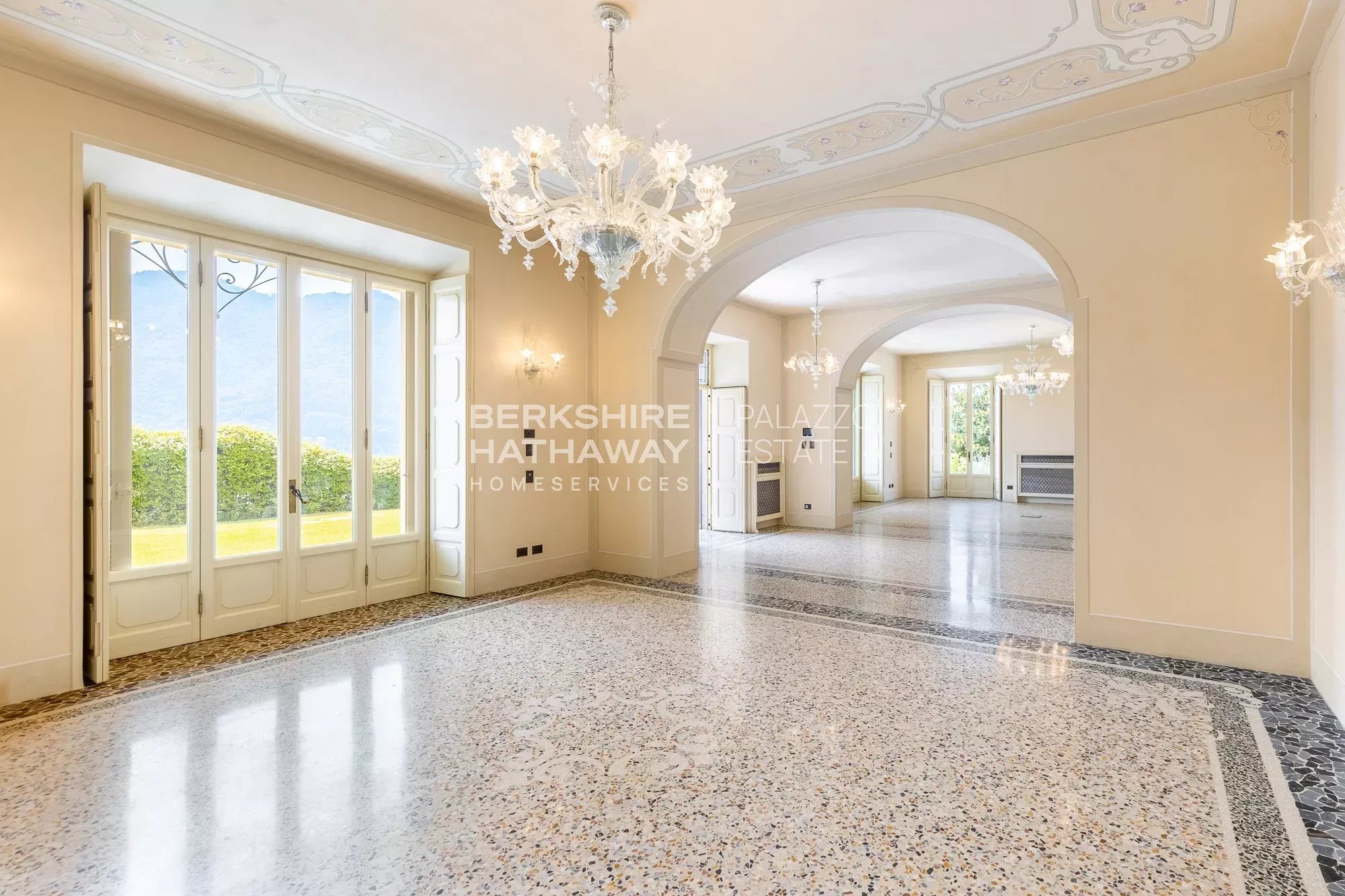 Elegante Dimora Liberty di Rappresentanza con Vista su Villa d’Este a Cernobbio, Lago di Como