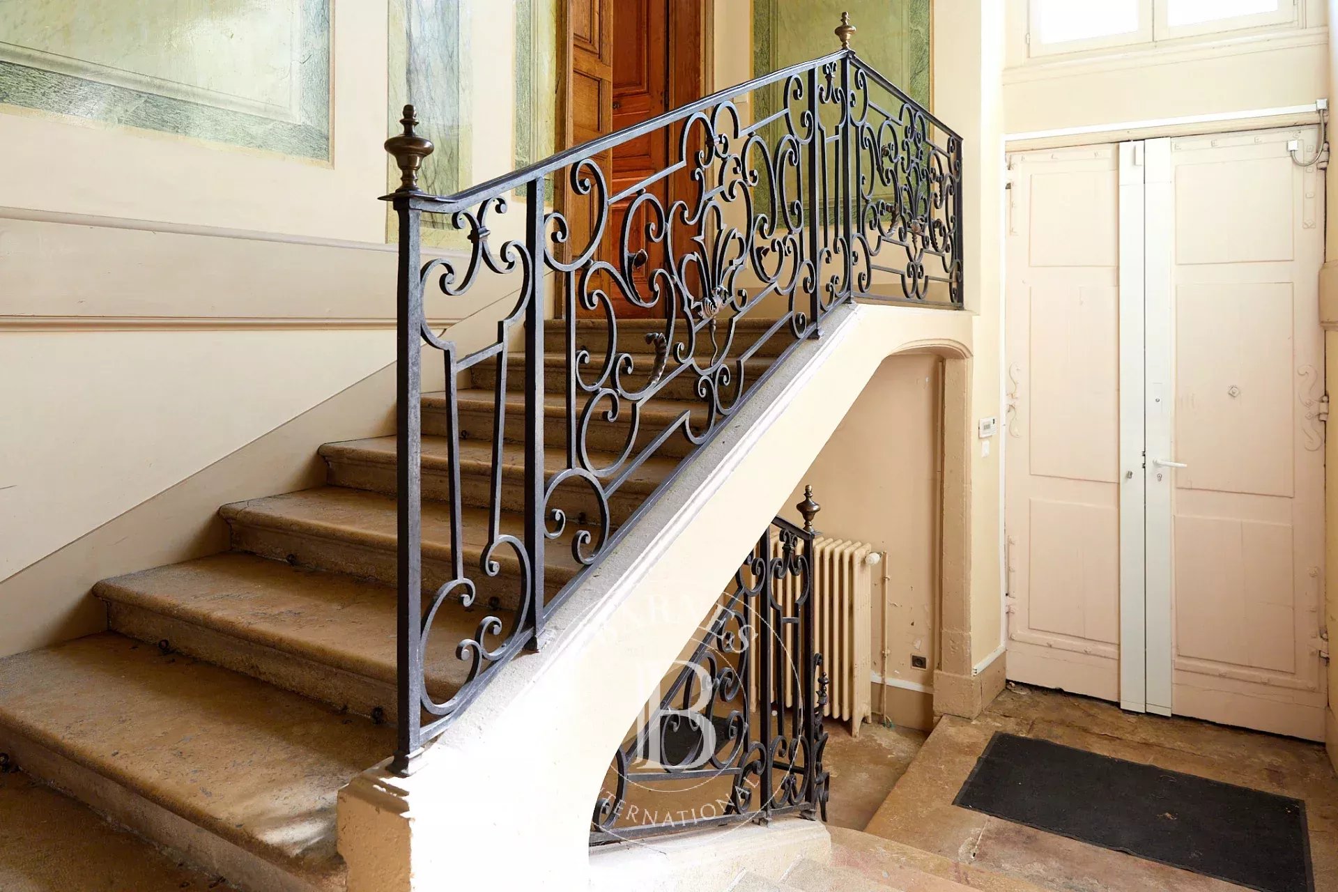 Beaune  - Hôtel particulier 18 Pi&egrave;ces 5 Chambres - picture 11