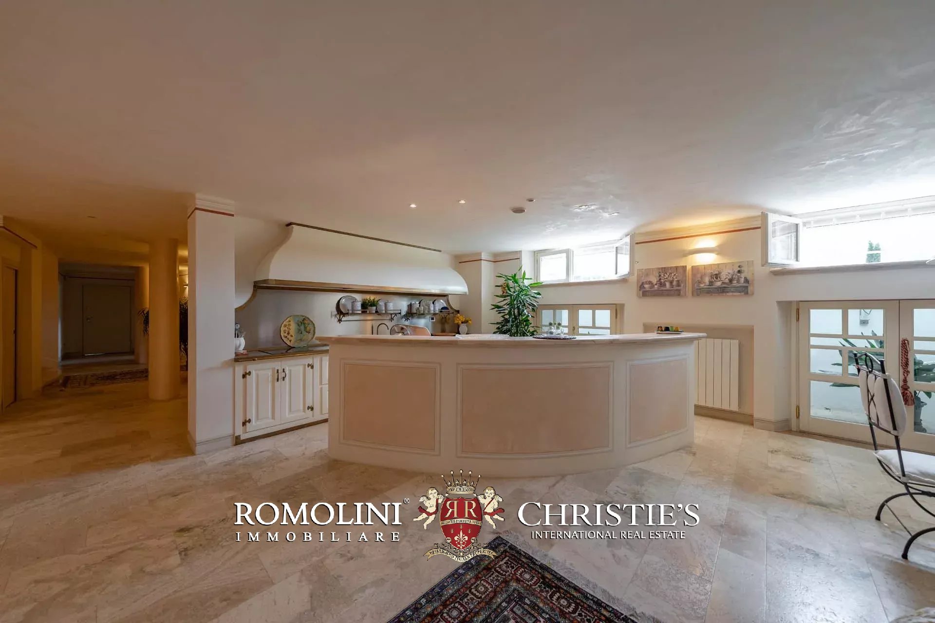 10 Bedroom Villa/Townhouse's Image 82